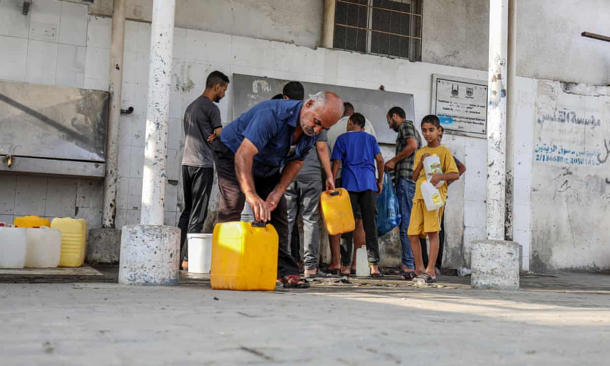 Guardian: Người d&acirc;n tại Dải Gaza đối mặt nguy cơ tử vong do thiếu nước - Ảnh 1.