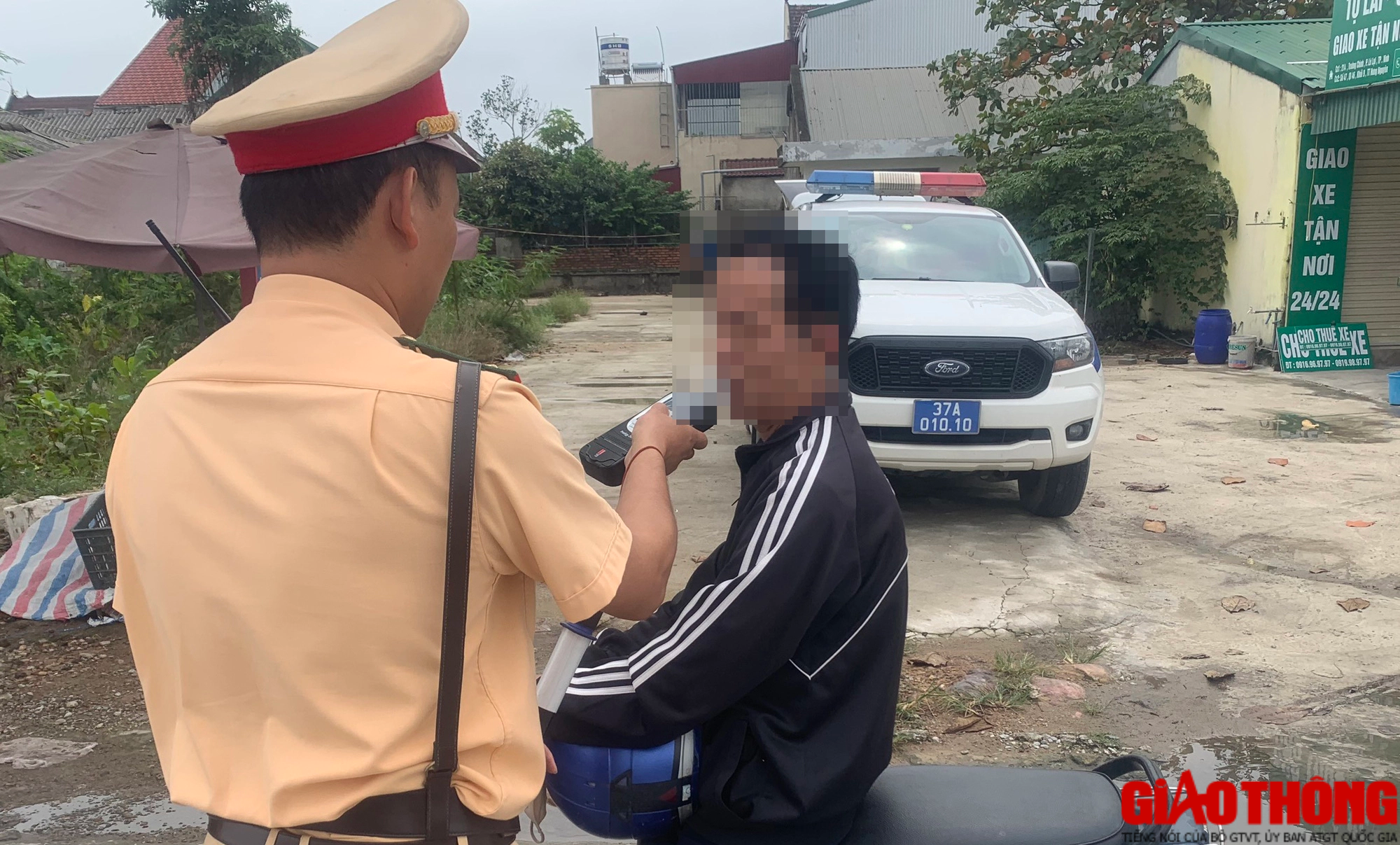 Nghệ An: Cả hệ thống ch&iacute;nh trị c&ugrave;ng v&agrave;o cuộc xử l&yacute; "ma men", tai nạn giảm cả 3 ti&ecirc;u ch&iacute; - Ảnh 1.