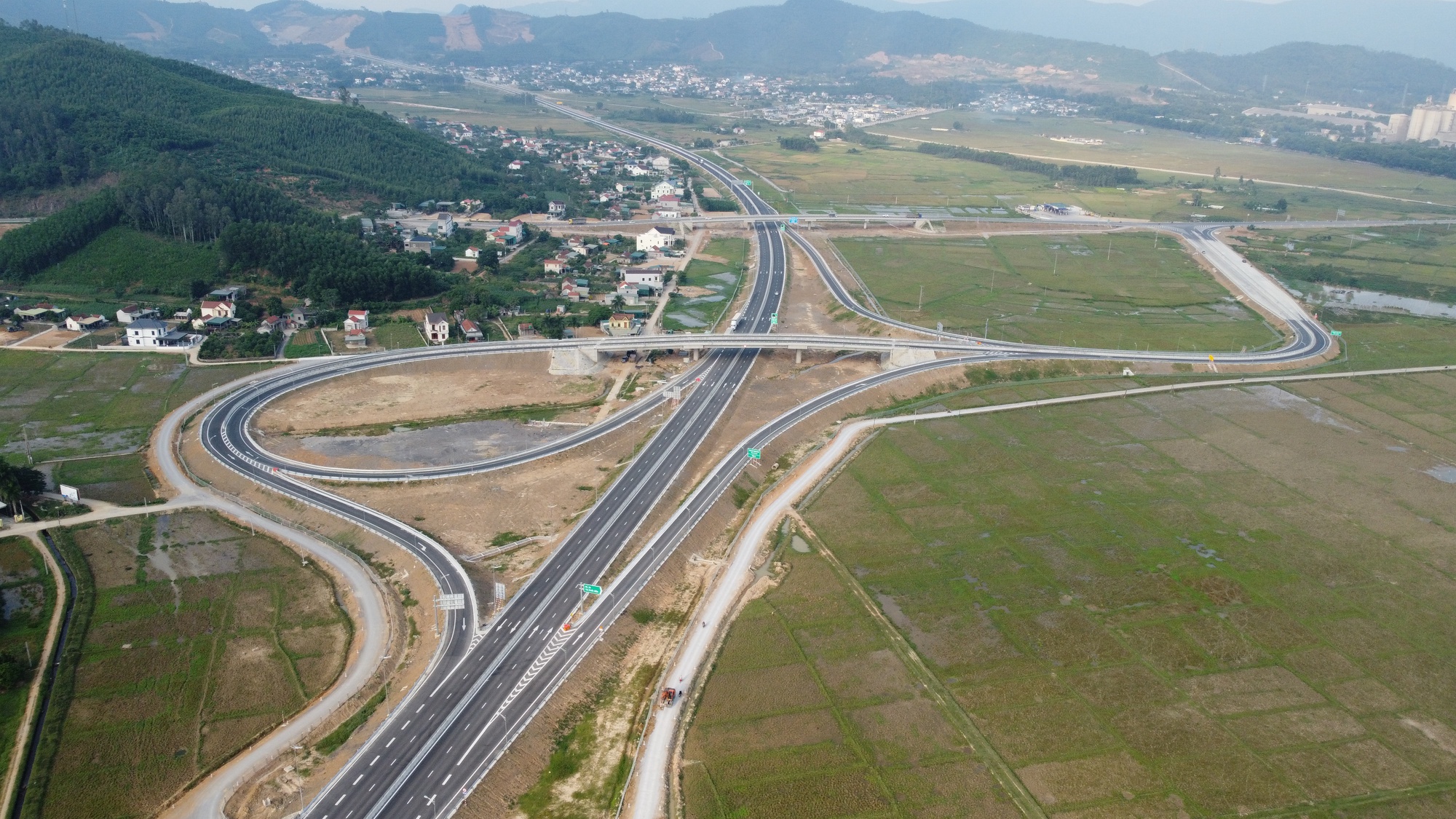 Ph&oacute; thủ tướng: Ph&aacute;t huy tối đa hiệu quả 2 tuyến cao tốc qua Nghệ An, Thanh Ho&aacute; - Ảnh 13.