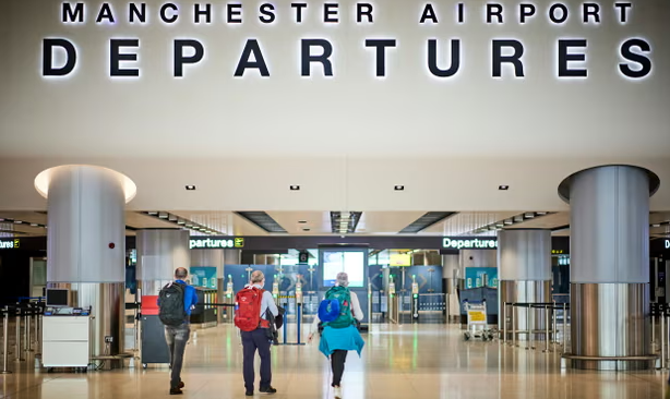 Cả s&acirc;n bay phải đ&oacute;ng cửa v&igrave; một g&oacute;i h&agrave;ng khả nghi - Ảnh 1.