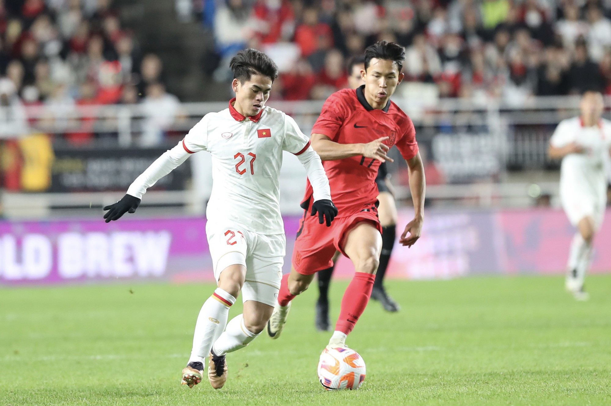 Đội tuyển Việt Nam lận đận trước v&ograve;ng loại World Cup  v&igrave; &ldquo;s&uacute;ng kh&ocirc;ng c&oacute; đạn&rdquo;  - Ảnh 1.