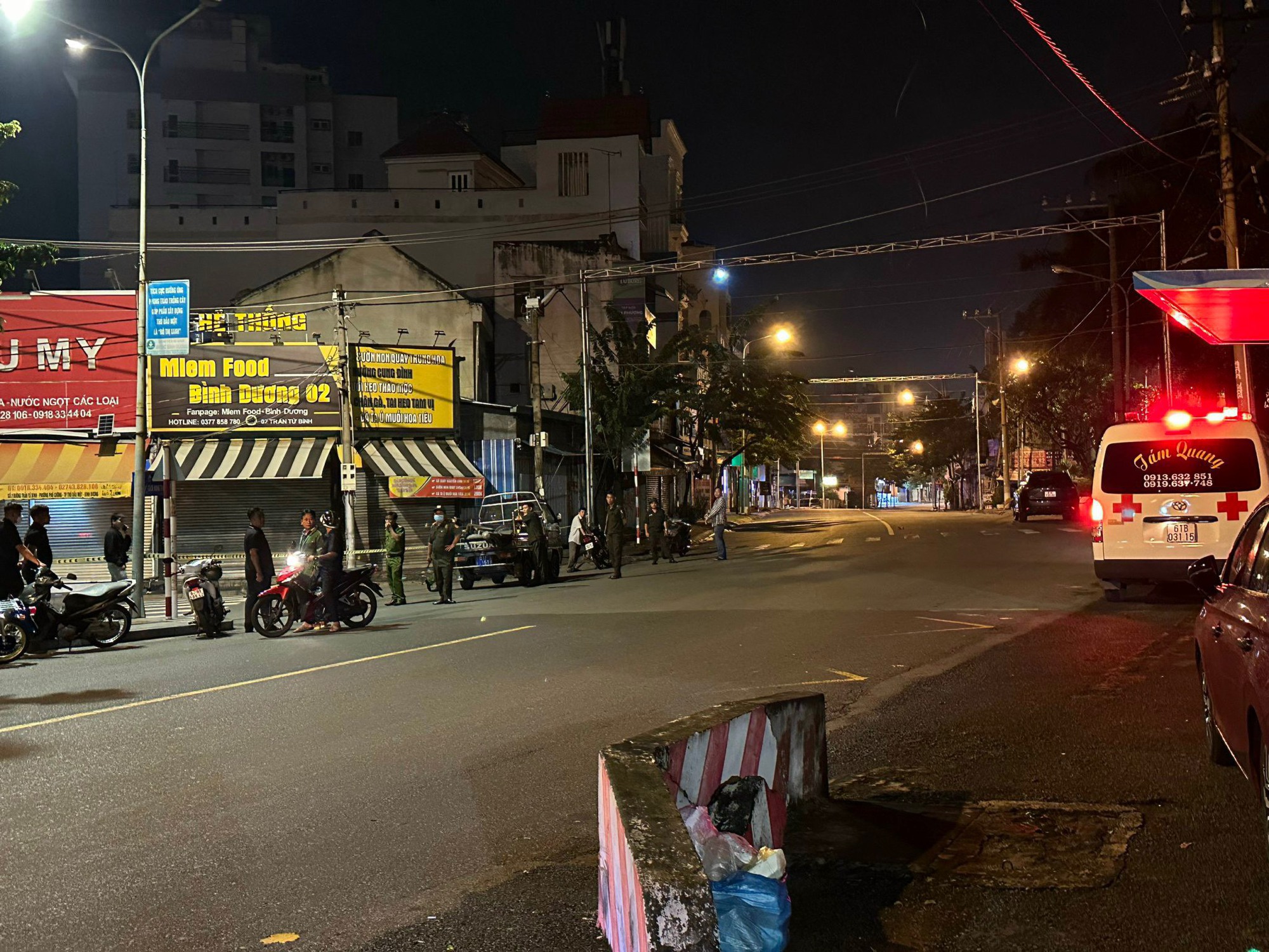 Đang truy bắt thủ phạm đ&aacute;nh chết nam thanh ni&ecirc;n l&uacute;c rạng s&aacute;ng - Ảnh 1.