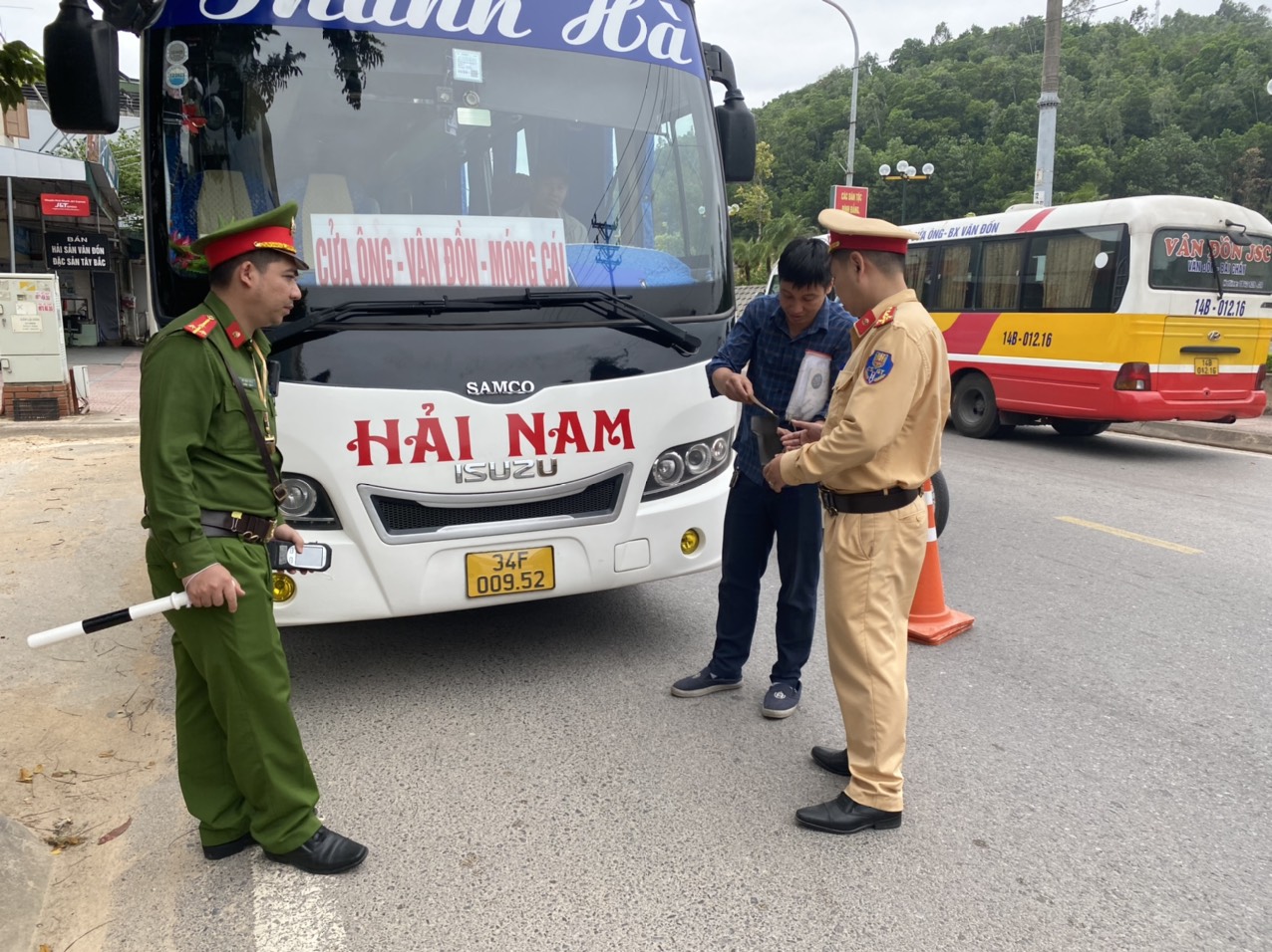 Quảng Ninh: Rộng khắc kh&iacute; thế thi đua ch&agrave;o mừng 60 năm ng&agrave;y th&agrave;nh lập - Ảnh 4.