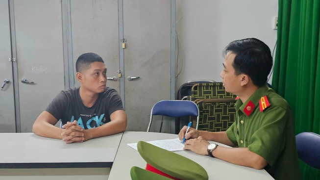 Bắt nh&oacute;m tội phạm cho vay l&atilde;i cắt cổ l&ecirc;n đến 800%/năm - Ảnh 1.