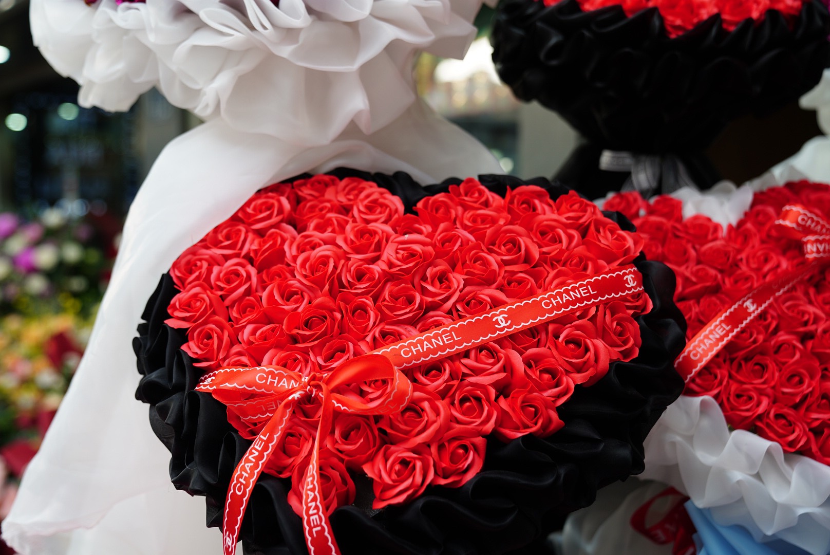 Hoa tươi rớt giá, hoa "không héo" nườm nượp khách chốt đơn - Ảnh 10. Hoa tươi rớt giá, hoa "không héo" nườm nượp khách chốt đơn - Ảnh 10.