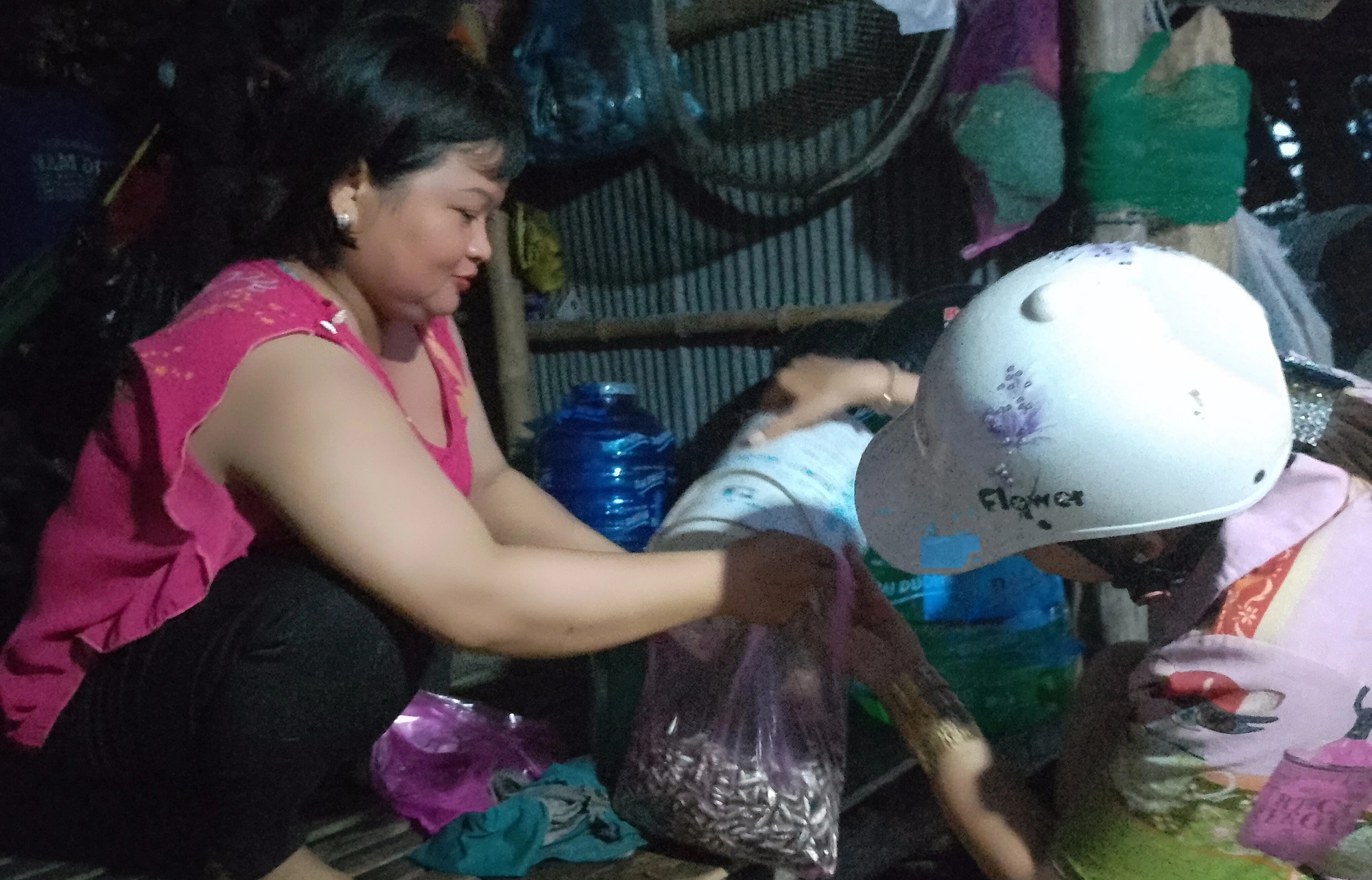 Ch&iacute;nh thức đ&oacute;i lũ, người d&acirc;n đầu nguồn &iacute;t hưởng lợi từ thi&ecirc;n nhi&ecirc;n - Ảnh 5.