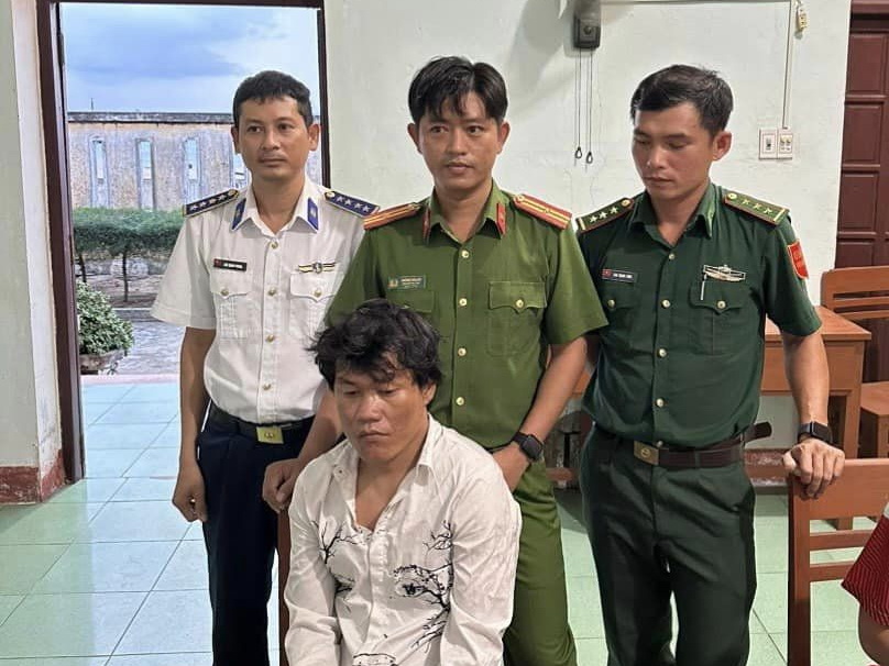 Bắt đối tượng trốn truy n&atilde; trốn từ tỉnh B&igrave;nh Thuận ra đảo L&yacute; Sơn - Ảnh 1.