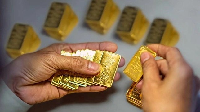 Gi&aacute; v&agrave;ng h&ocirc;m nay 3/10: SJC tăng mạnh trong khi gi&aacute; thế giới rớt thảm   - Ảnh 1.