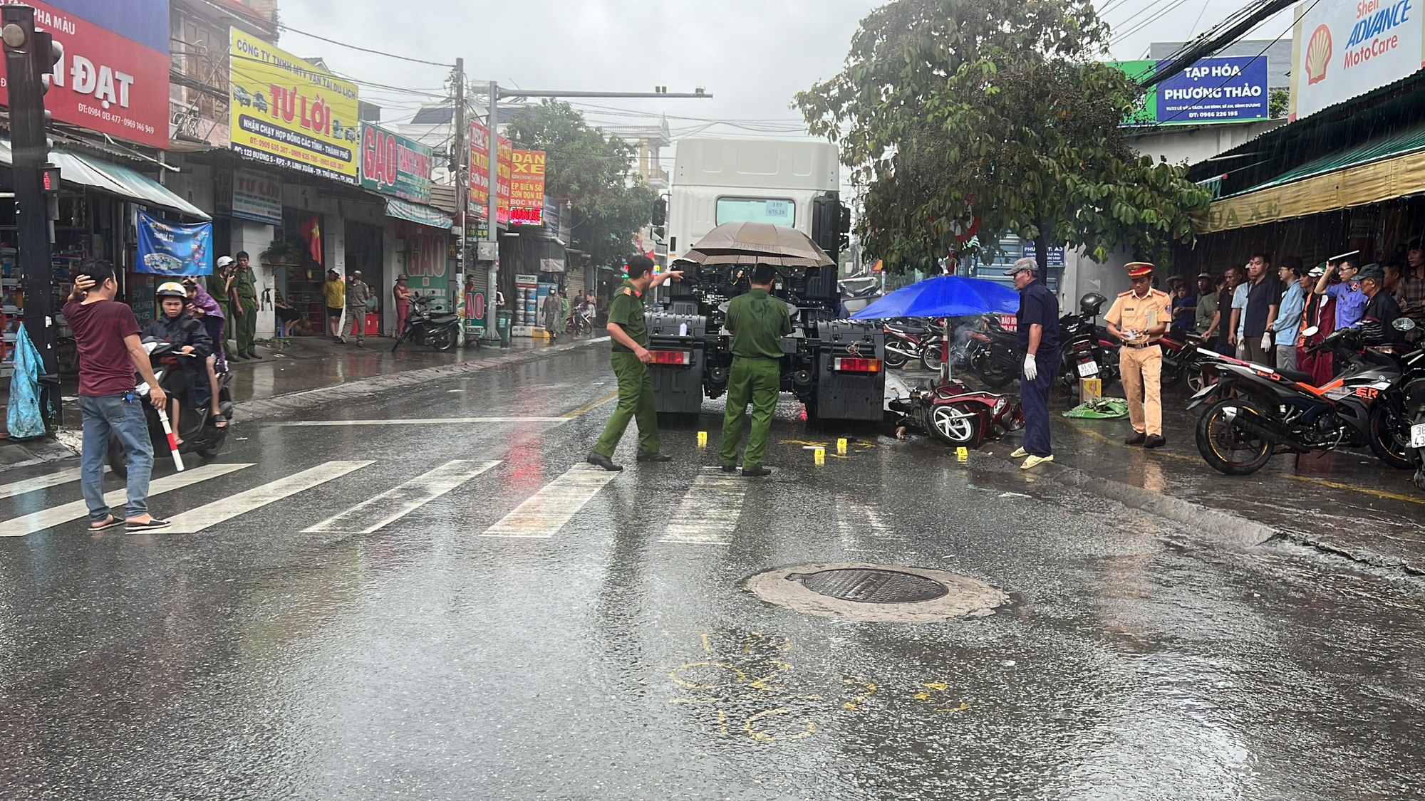 Xe đầu k&eacute;o kh&ocirc;ng biển số c&aacute;n chết người, t&agrave;i xế, chủ xe bị xử l&yacute; thế n&agrave;o? - Ảnh 1.