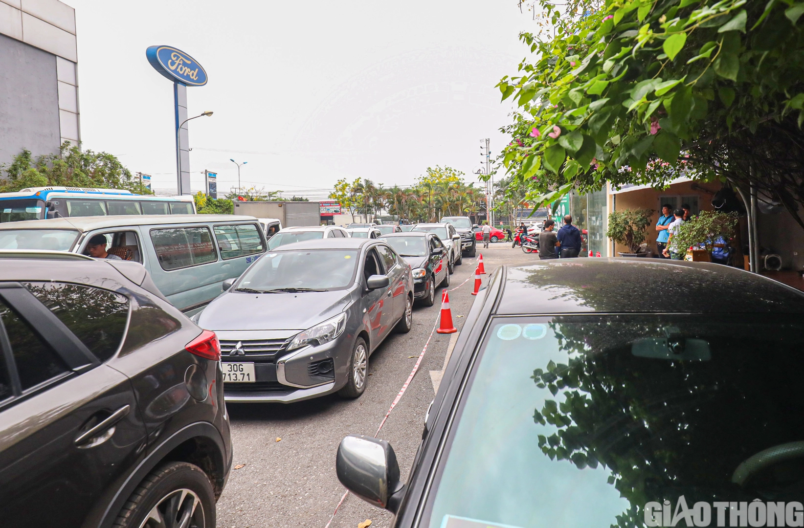 Đăng kiểm chủ động vượt kh&oacute;, nỗ lực phục vụ người d&acirc;n - Ảnh 5.