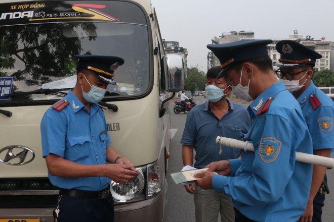H&agrave; Nội r&agrave; so&aacute;t c&oacute; gần 190 đơn vị vận tải đưa đ&oacute;n học sinh - Ảnh 1.