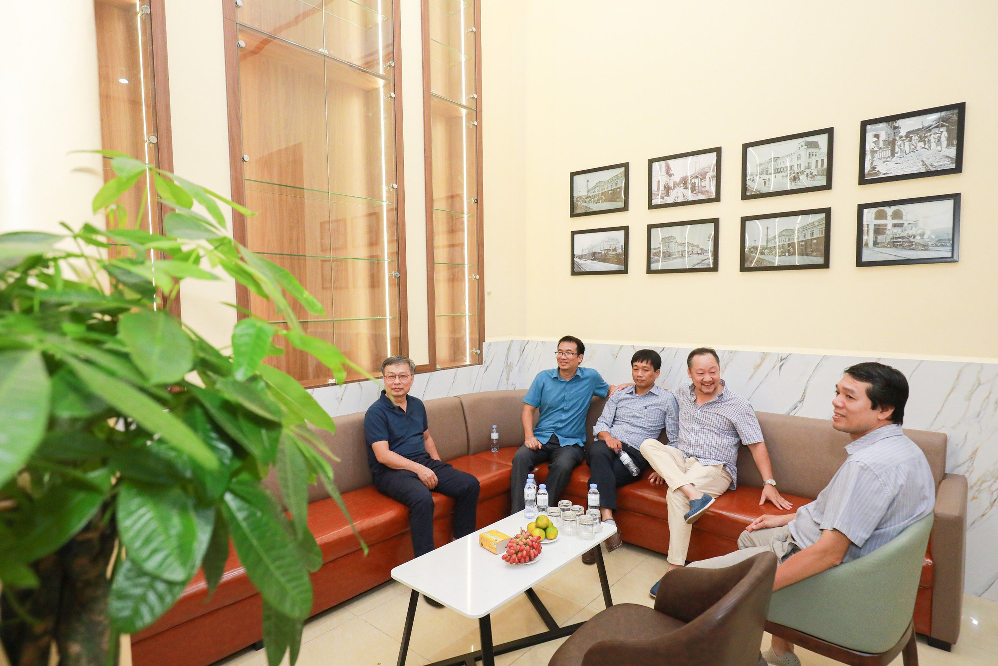 H&agrave;nh kh&aacute;ch h&agrave;o hứng trải nghiệm t&agrave;u như kh&aacute;ch sạn H&agrave; Nội - Đ&agrave; Nẵng - Ảnh 12.