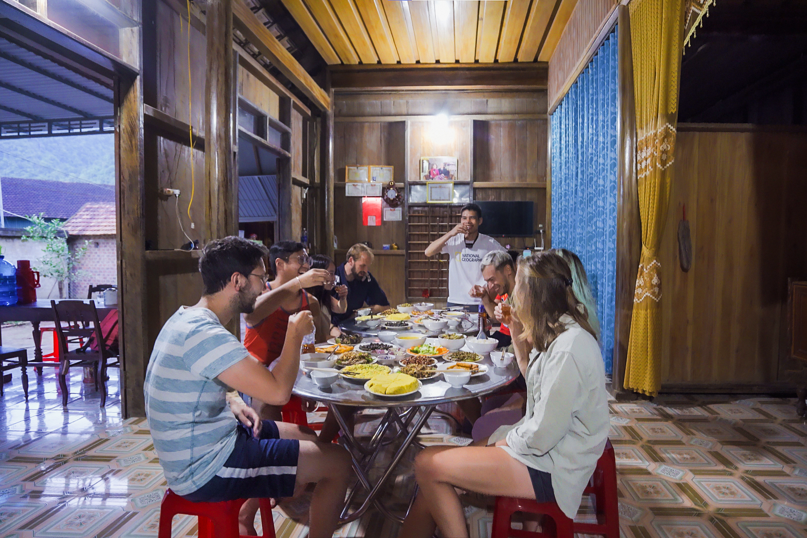 T&acirc;n H&oacute;a &ndash; Từ rốn lũ kinh ho&agrave;ng mỗi m&ugrave;a mưa đến L&agrave;ng du lịch tốt nhất thế giới - Ảnh 4.