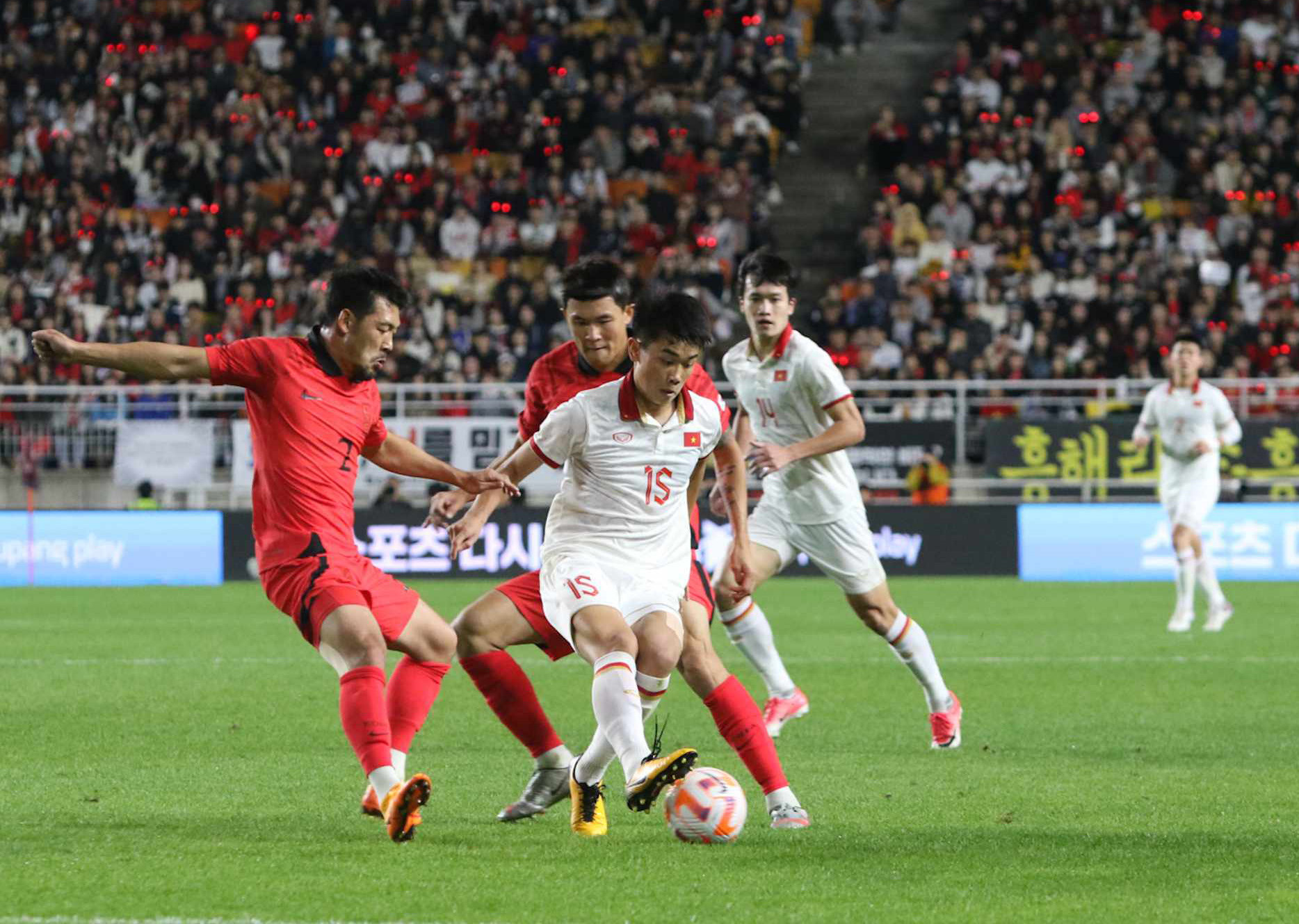 Ng&ocirc;i sao tuyển Việt Nam được loạt &ocirc;ng lớn giải H&agrave;n Quốc quan t&acirc;m   - Ảnh 1.