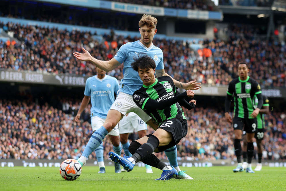 Ngoại hạng Anh: Đàn em Messi tỏa sáng, Man City chật vật hạ “kẻ thách thức” - Ảnh 1. Ngoại hạng Anh: Đàn em Messi tỏa sáng, Man City chật vật hạ “kẻ thách thức” - Ảnh 1.