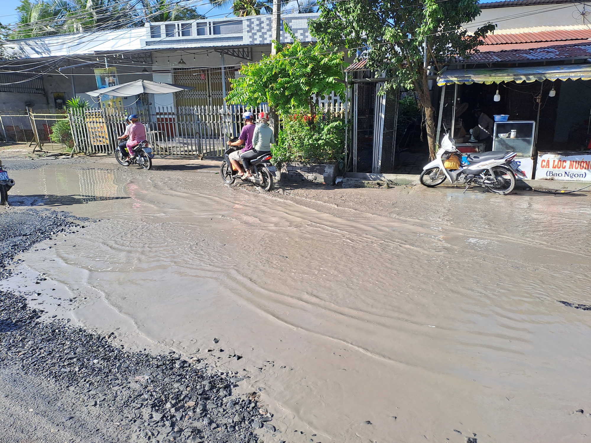 Sở GTVT Cần Thơ: Sang tuần sẽ thảm nhựa đoạn đường &ldquo;n&aacute;t nhầy&rdquo; dưới dốc cầu T&acirc;y Đ&ocirc; - Ảnh 4.