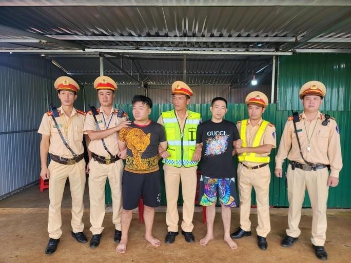 Hai nghi phạm giết người tại Hải Phòng bị bắt sau hơn 1 ngày bỏ trốn - Ảnh 1. Hai nghi phạm giết người tại Hải Phòng bị bắt sau hơn 1 ngày bỏ trốn - Ảnh 1.