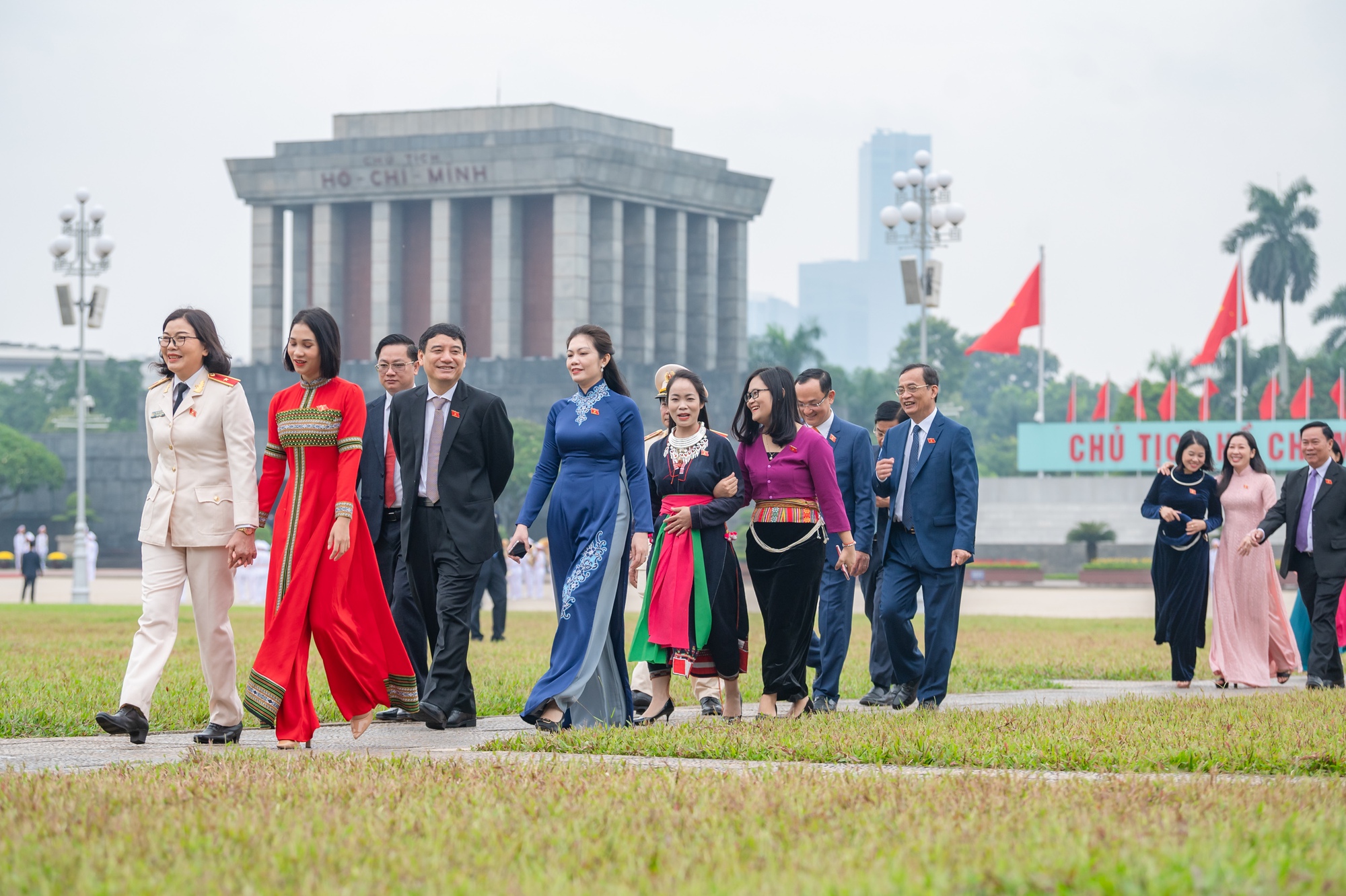 
L&atilde;nh đạo Đảng, Nh&agrave; nước, đại biểu Quốc hội viếng Lăng Chủ tịch Hồ Ch&iacute; Minh
 - Ảnh 9.