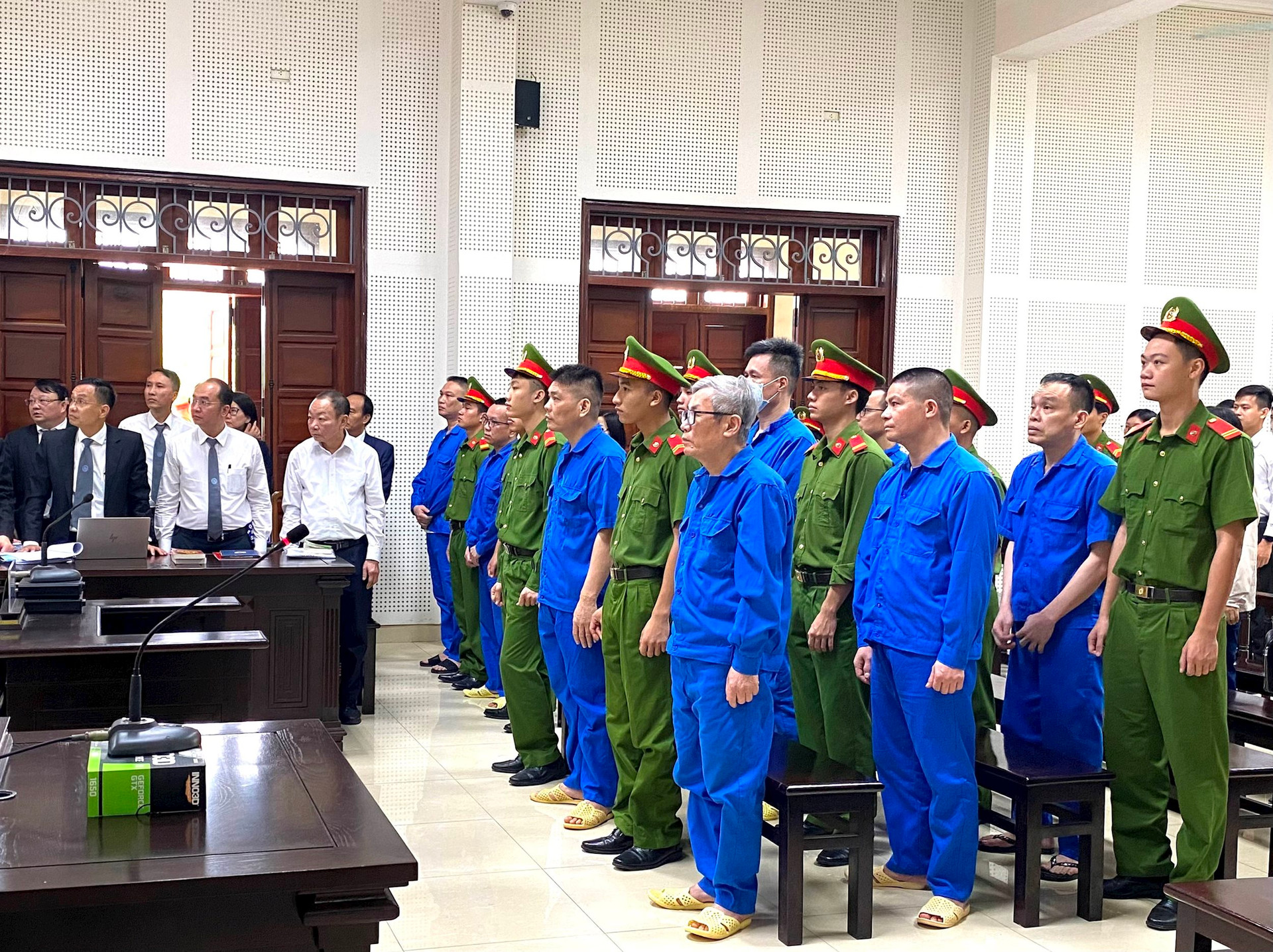 X&eacute;t xử sơ thẩm vụ &aacute;n "th&ocirc;ng thầu" tại Bệnh viện Sản - Nhi Quảng Ninh - Ảnh 1.