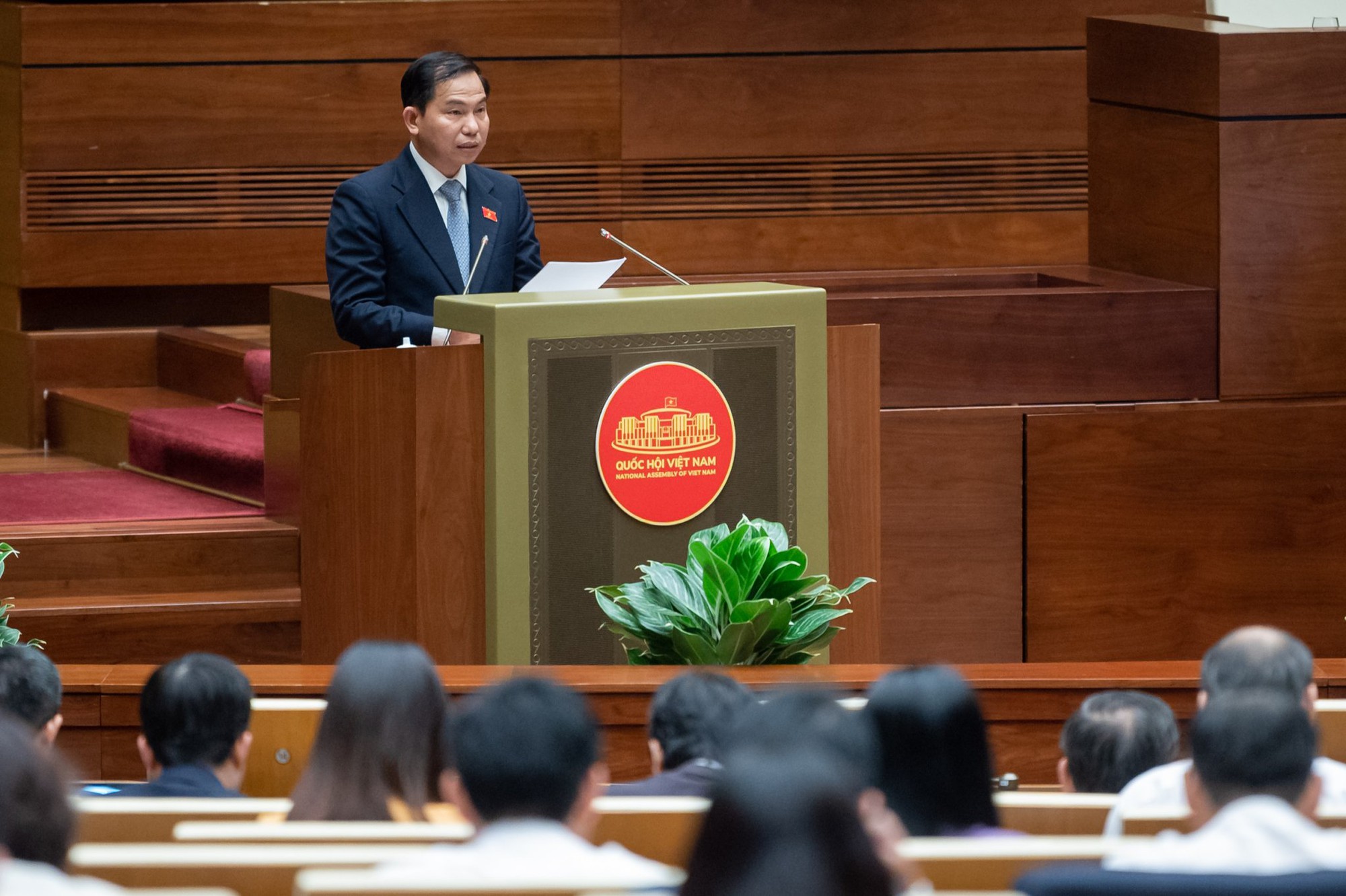 Ch&iacute;nh phủ t&iacute;nh vay 676.000 tỷ đồng trong năm 2024 - Ảnh 2.