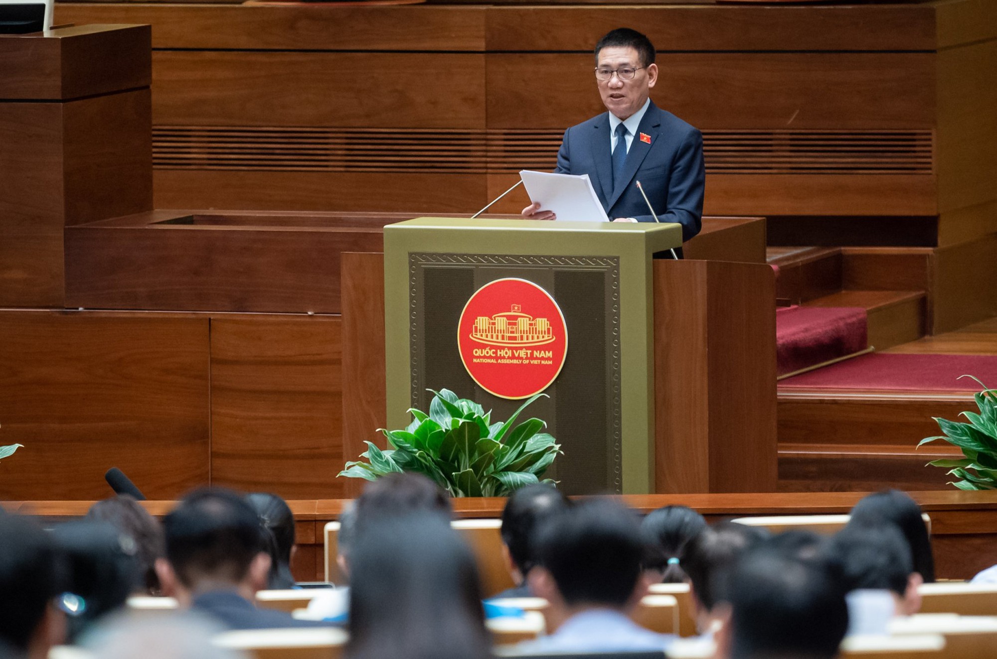 Ch&iacute;nh phủ t&iacute;nh vay 676.000 tỷ đồng trong năm 2024 - Ảnh 1.