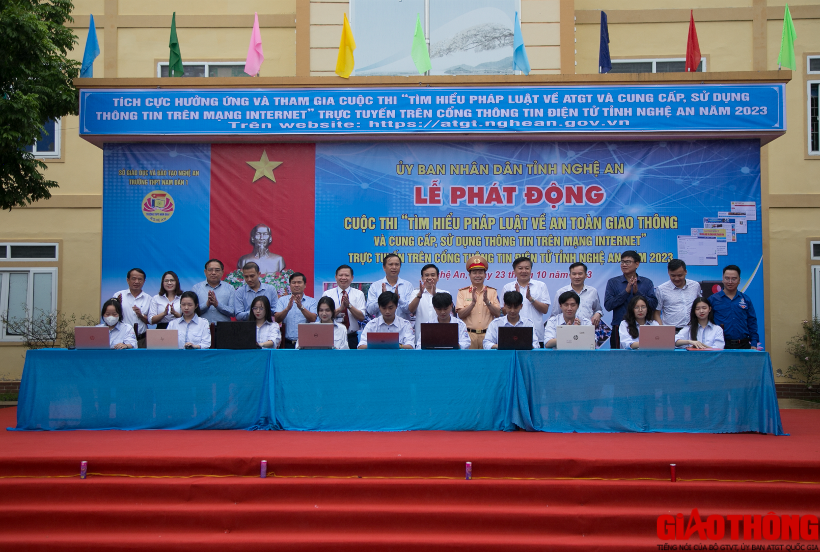 Nghệ An: Ph&aacute;t động cuộc thi t&igrave;m hiểu ph&aacute;p luật về an to&agrave;n giao th&ocirc;ng - Ảnh 1.