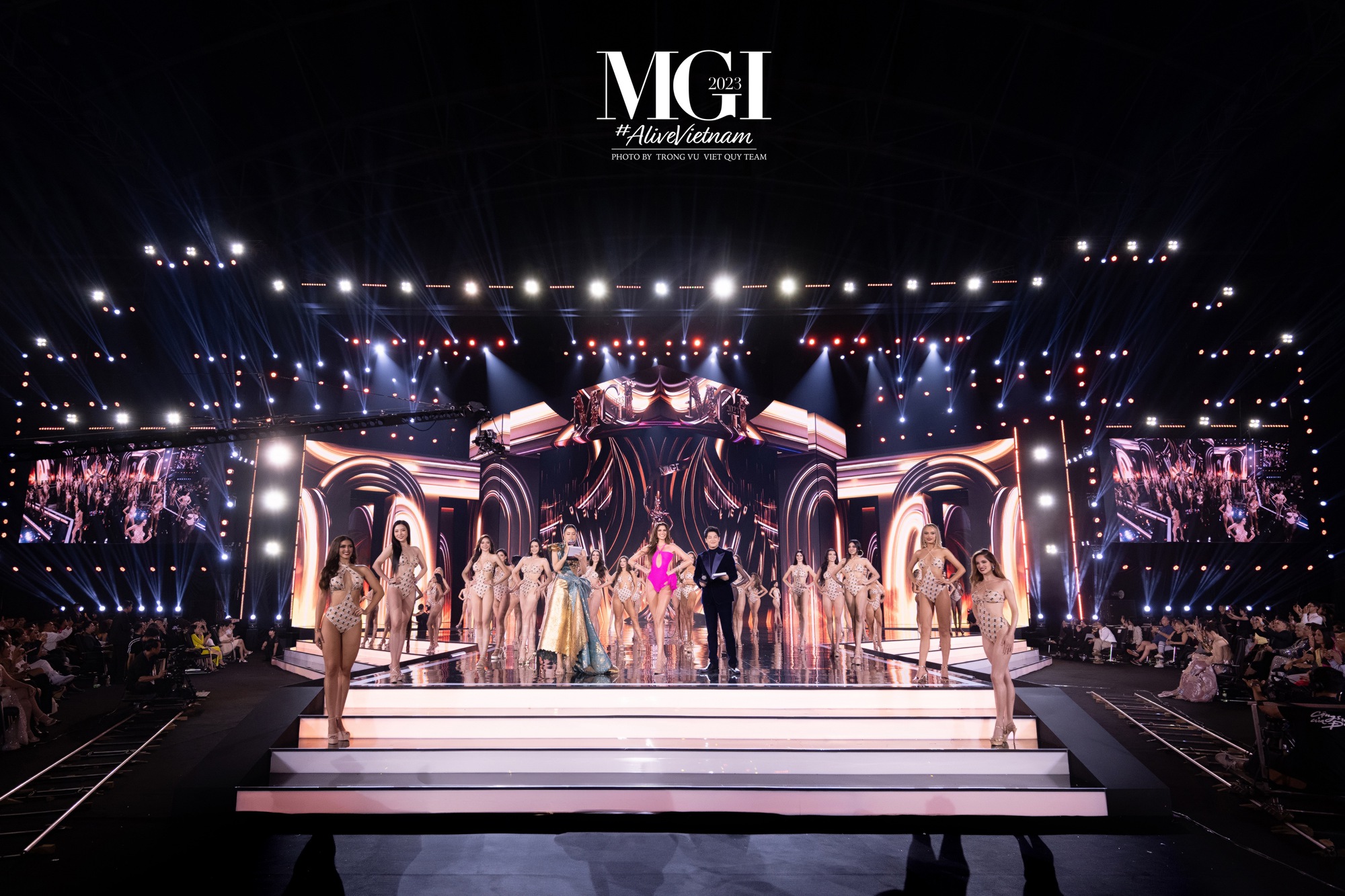 Thí sinh Miss Grand International 2023 "đốt cháy" sân khấu với đầm dạ hội và bikini - Ảnh 10. Thí sinh Miss Grand International 2023 "đốt cháy" sân khấu với đầm dạ hội và bikini - Ảnh 10.