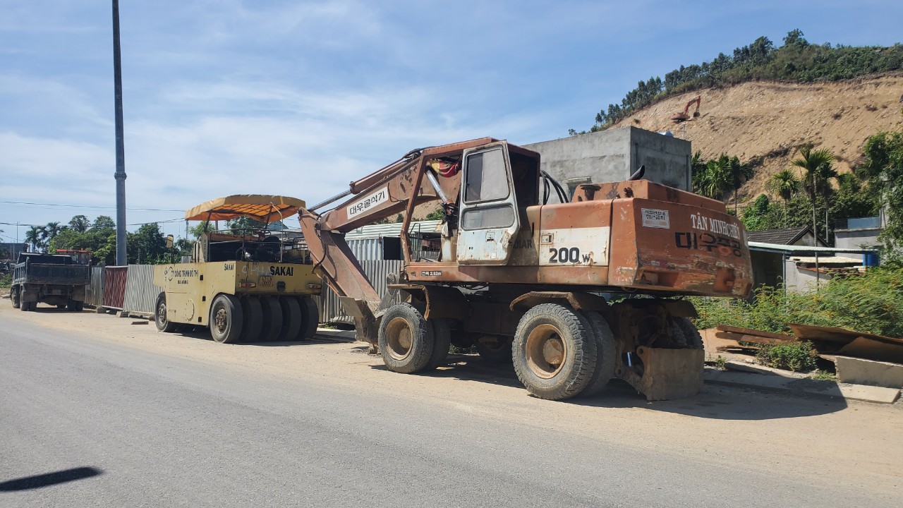 Tỉnh lộ 700 tỷ của Đ&agrave; Nẵng lại chậm c&aacute;n đ&iacute;ch v&igrave; vướng mặt bằng - Ảnh 8.