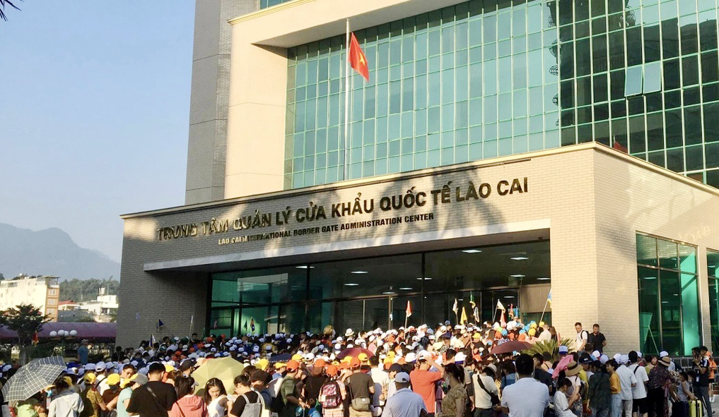 Danh t&iacute;nh 24 gi&aacute;m đốc doanh nghiệp nợ thuế ở L&agrave;o Cai bị ho&atilde;n xuất cảnh - Ảnh 1.