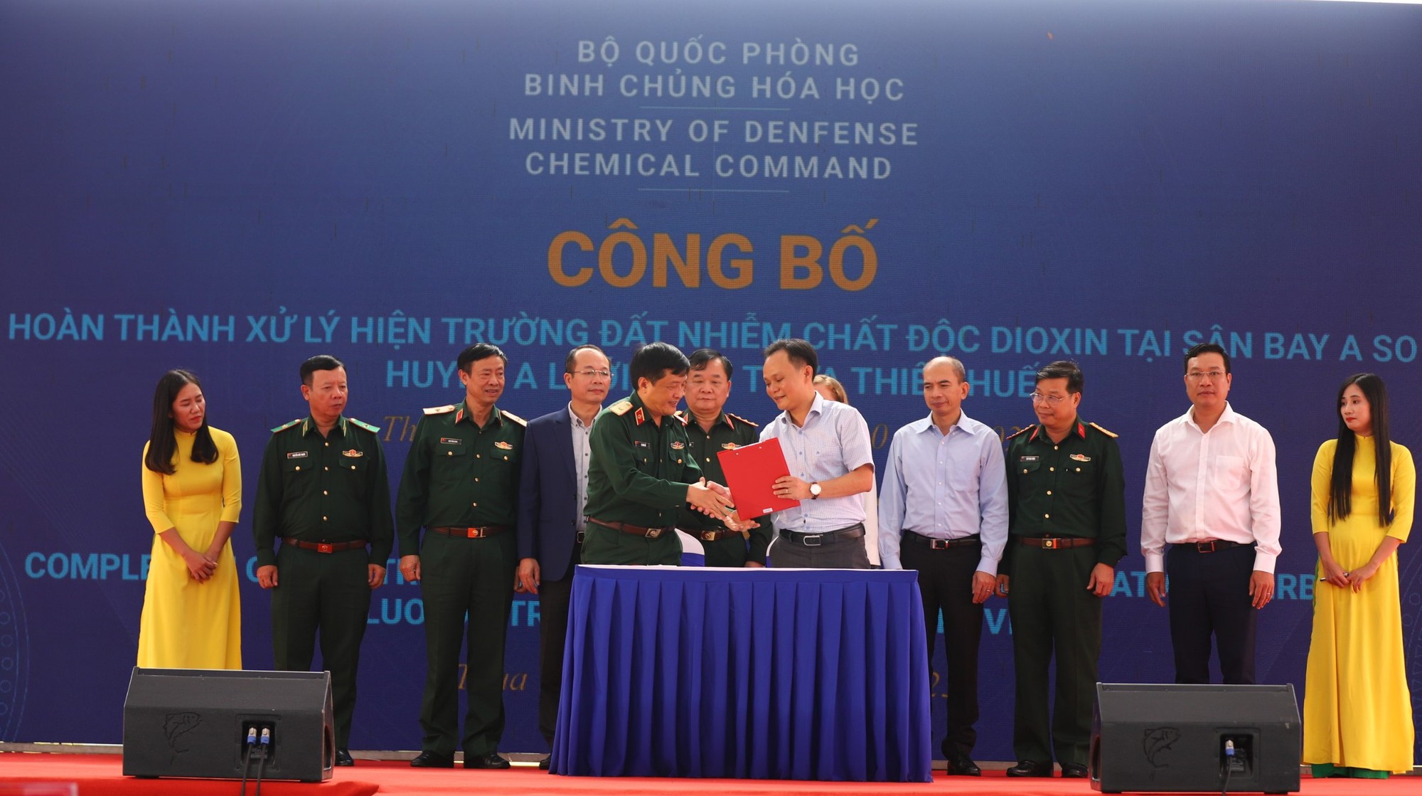 Ho&agrave;n th&agrave;nh xử l&yacute; đất nhiễm dioxin tại s&acirc;n bay A So - Ảnh 5.