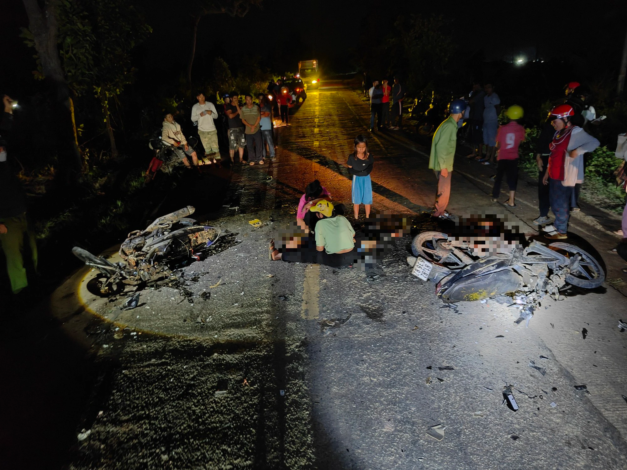 Gia Lai: Hai xe m&aacute;y t&ocirc;ng nhau gần uỷ ban x&atilde;, 3 người chết, 1 người trọng thương - Ảnh 2.