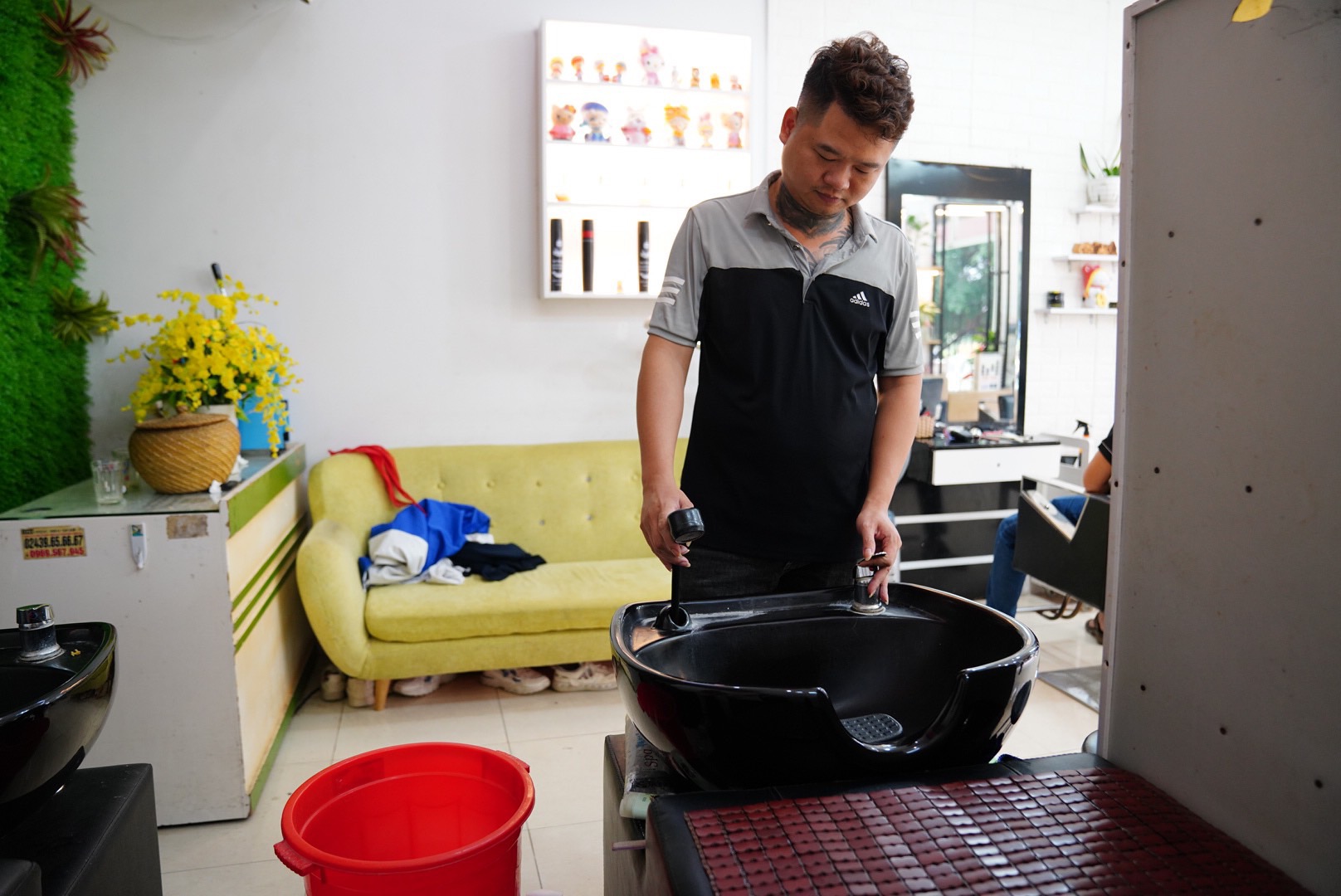 H&agrave;ng qu&aacute;n ế kh&aacute;ch, huyện chỉ đạo khẩn trương khắc phục - Ảnh 2.