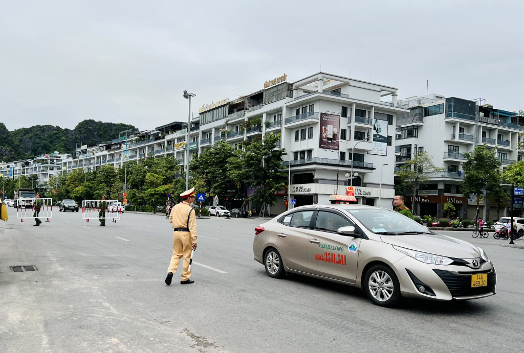 B&iacute; k&iacute;p k&eacute;o giảm TNGT cả 3 ti&ecirc;u ch&iacute; ở th&agrave;nh phố ven bờ vịnh Hạ Long - Ảnh 4.