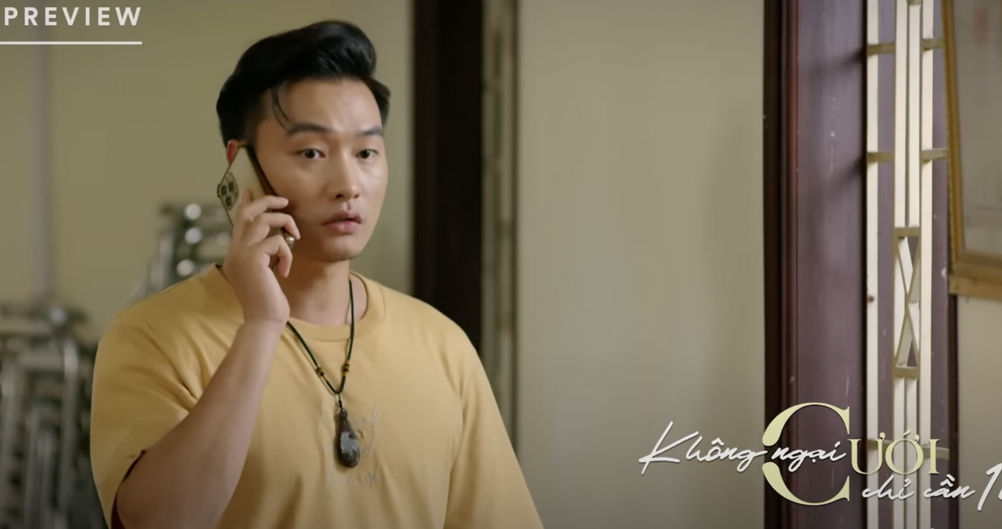 Đ&ocirc;ng quyết kh&ocirc;ng tha cho Huyền v&igrave; c&ocirc; đến tận nh&agrave; gặp bố v&agrave; &ocirc;ng nội đề nghị dạy bảo lại Đ&ocirc;ng.