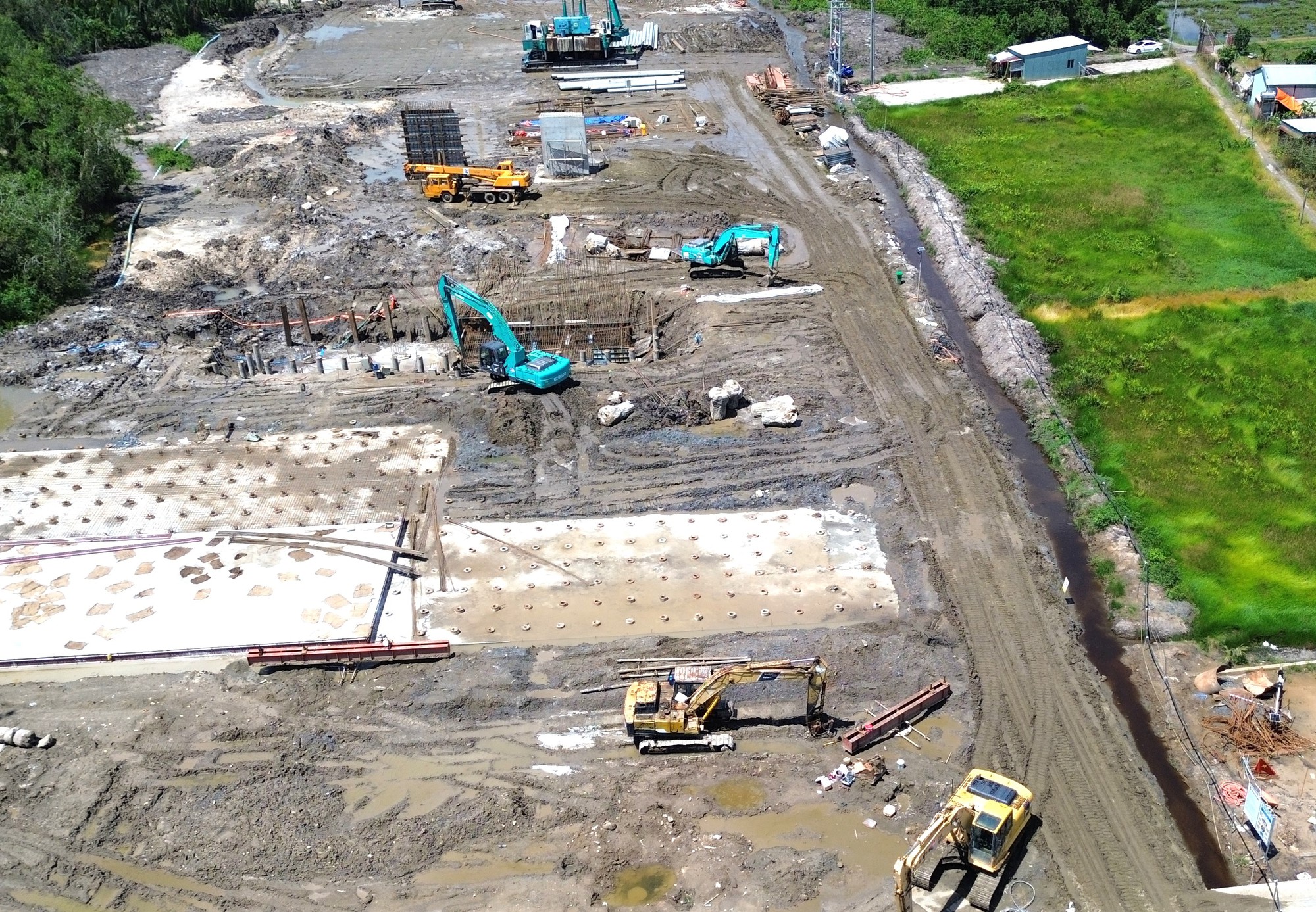 Toàn cảnh cao tốc Bến Lức - Long Thành hồi sinh sau 5 tháng tái khởi động - Ảnh 9. Toàn cảnh cao tốc Bến Lức - Long Thành hồi sinh sau 5 tháng tái khởi động - Ảnh 9.