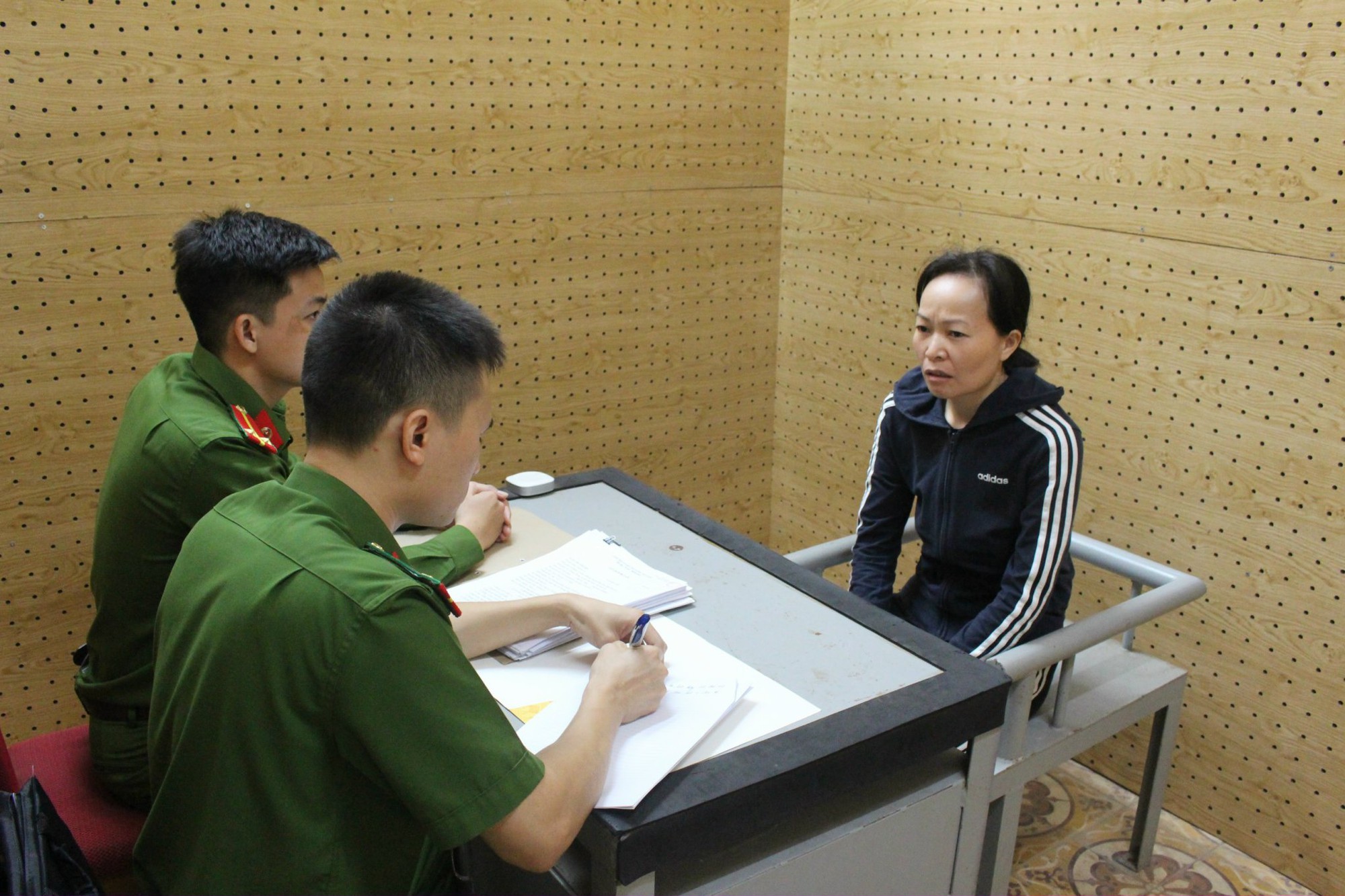 Khởi tố người phụ nữ bỏ thuốc trừ sâu vào thức ăn của học sinh - Ảnh 1. Khởi tố người phụ nữ bỏ thuốc trừ sâu vào thức ăn của học sinh - Ảnh 1.