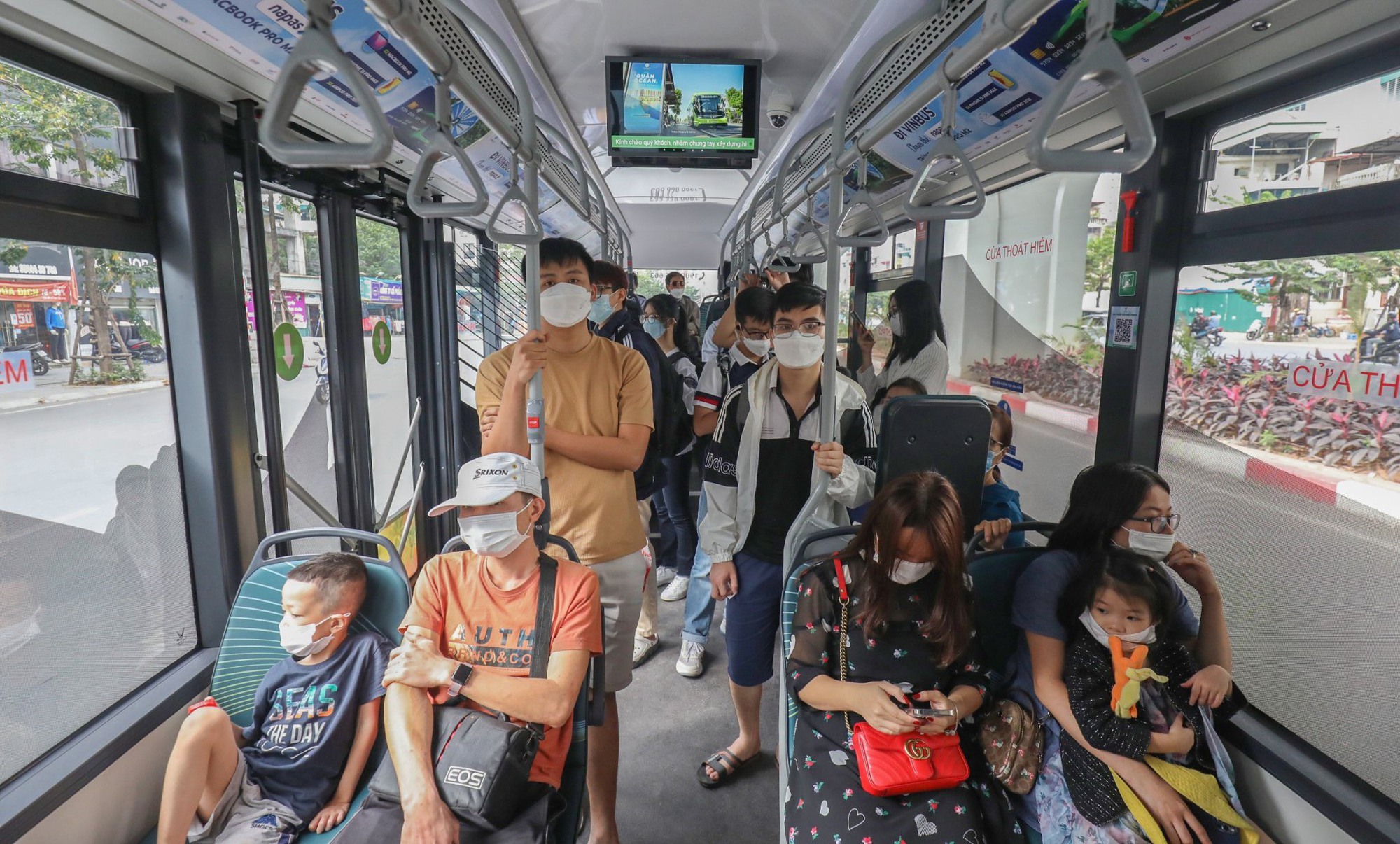 Bộ GTVT hướng đến mục tiêu phát thải ròng bằng "0" - Ảnh 2. Bộ GTVT hướng đến mục tiêu phát thải ròng bằng "0" - Ảnh 2.