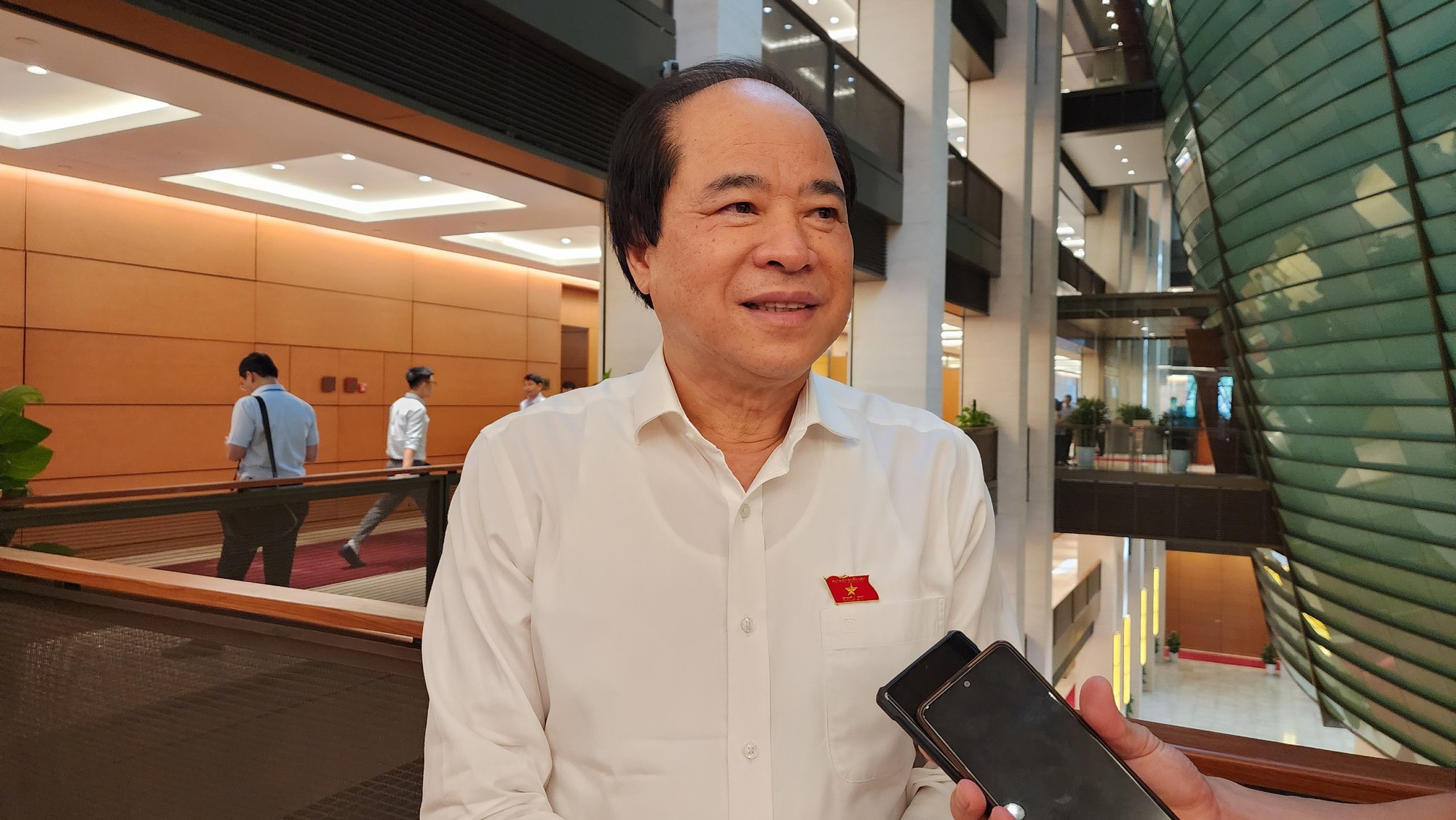 ĐBQH rớm nước mắt khi biết nạn nh&acirc;n vụ ch&aacute;y chung cư chưa được tiền hỗ trợ - Ảnh 2.