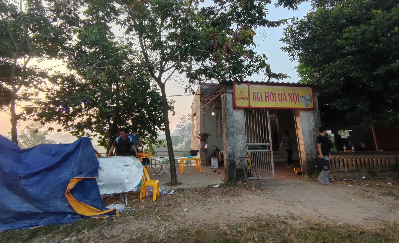 Ch&eacute;m bạn nhậu tử vong khi c&atilde;i v&atilde;, th&aacute;ch nhau l&uacute;c uống bia - Ảnh 1.