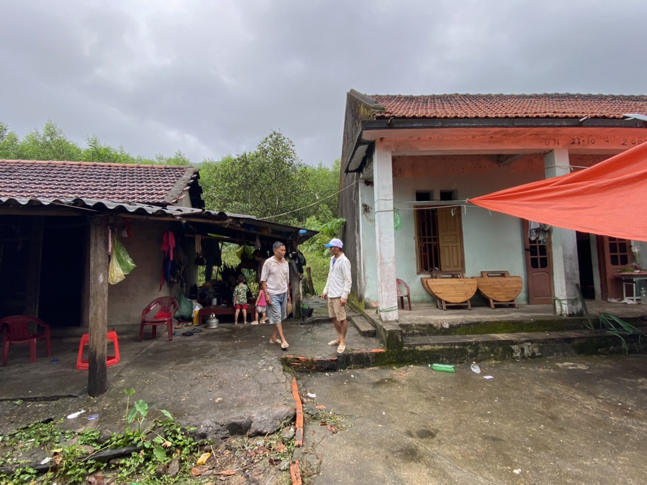 L&agrave;m cầu, sửa đường v&agrave;o "ốc đảo" ở điểm d&acirc;n cư nơi th&agrave;nh phố mỏ - Ảnh 2.