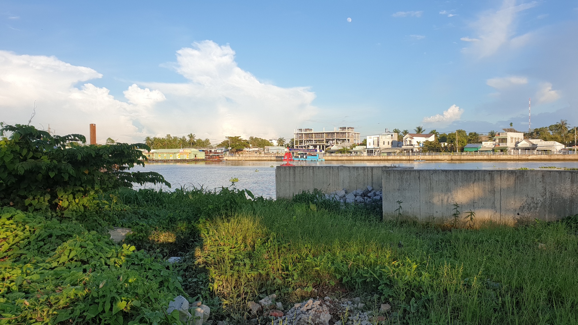 C&ocirc;ng trường k&egrave; s&ocirc;ng Cần Thơ ngổn ngang trước thời hạn c&ograve;n 2 th&aacute;ng để ho&agrave;n th&agrave;nh - Ảnh 4.