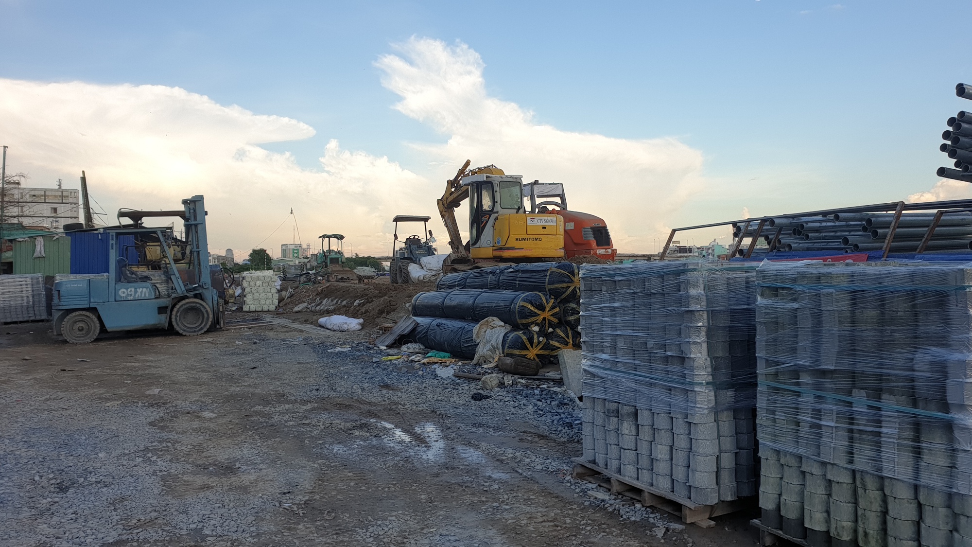 C&ocirc;ng trường k&egrave; s&ocirc;ng Cần Thơ ngổn ngang trước thời hạn c&ograve;n 2 th&aacute;ng để ho&agrave;n th&agrave;nh - Ảnh 10.