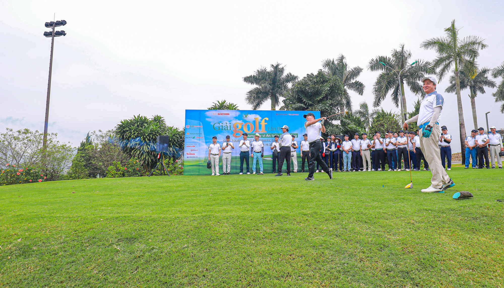 Những hình ảnh ấn tượng tại Giải Golf Chung tay vì ATGT 2023 - Ảnh 9. Những hình ảnh ấn tượng tại Giải Golf Chung tay vì ATGT 2023 - Ảnh 9.