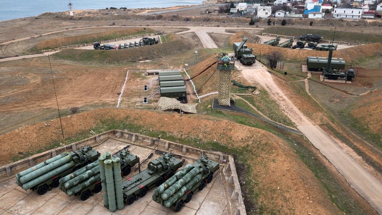 Nga tuy&ecirc;n bố ph&aacute; hủy h&agrave;ng chục UAV Ukraine tấn c&ocirc;ng b&aacute;n đảo Crimea - Ảnh 1.