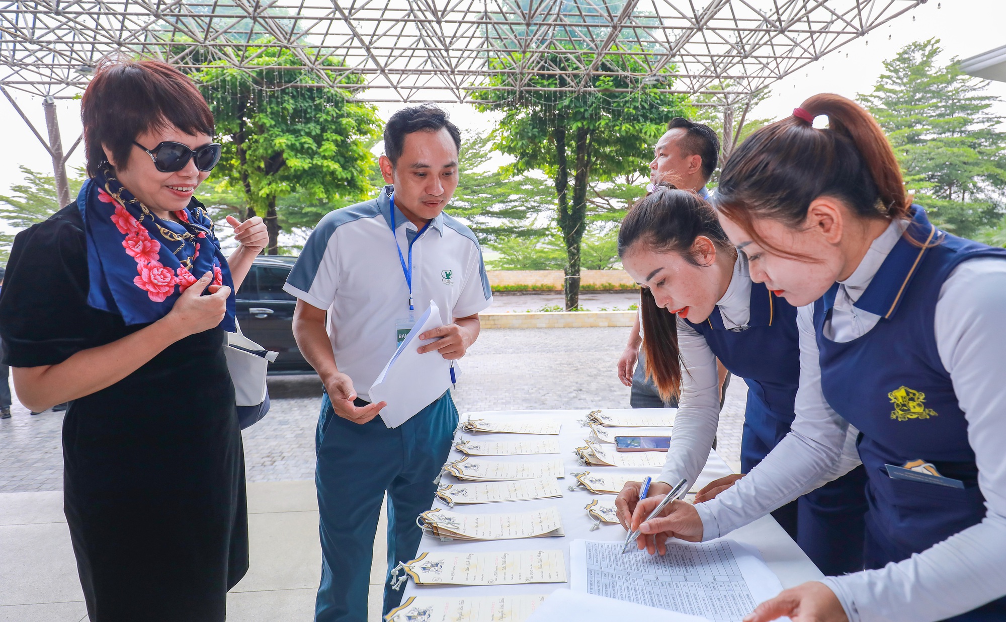 Những hình ảnh ấn tượng tại Giải Golf Chung tay vì ATGT 2023 - Ảnh 1. Những hình ảnh ấn tượng tại Giải Golf Chung tay vì ATGT 2023 - Ảnh 1.