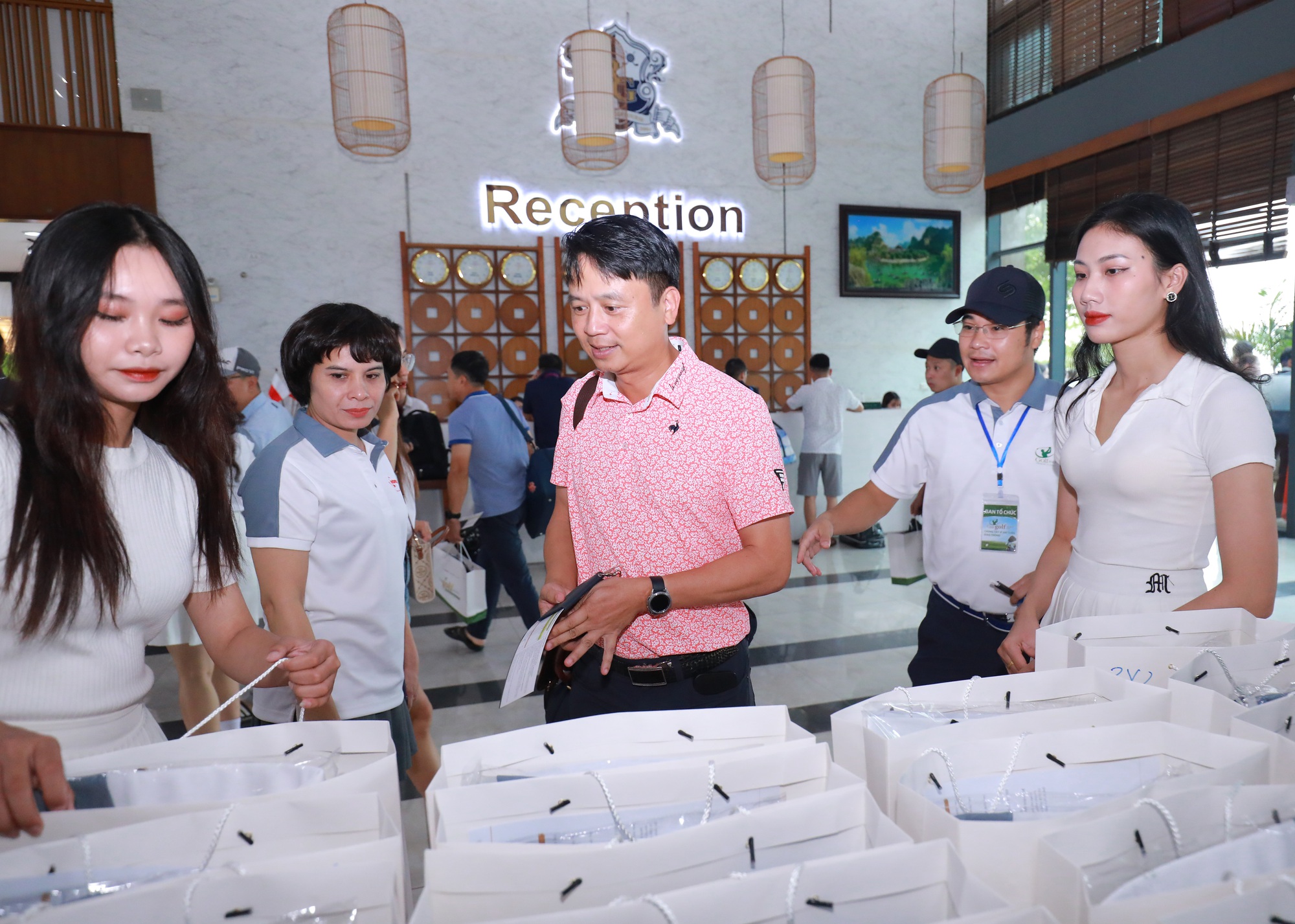 Những hình ảnh ấn tượng tại Giải Golf Chung tay vì ATGT 2023 - Ảnh 4. Những hình ảnh ấn tượng tại Giải Golf Chung tay vì ATGT 2023 - Ảnh 4.