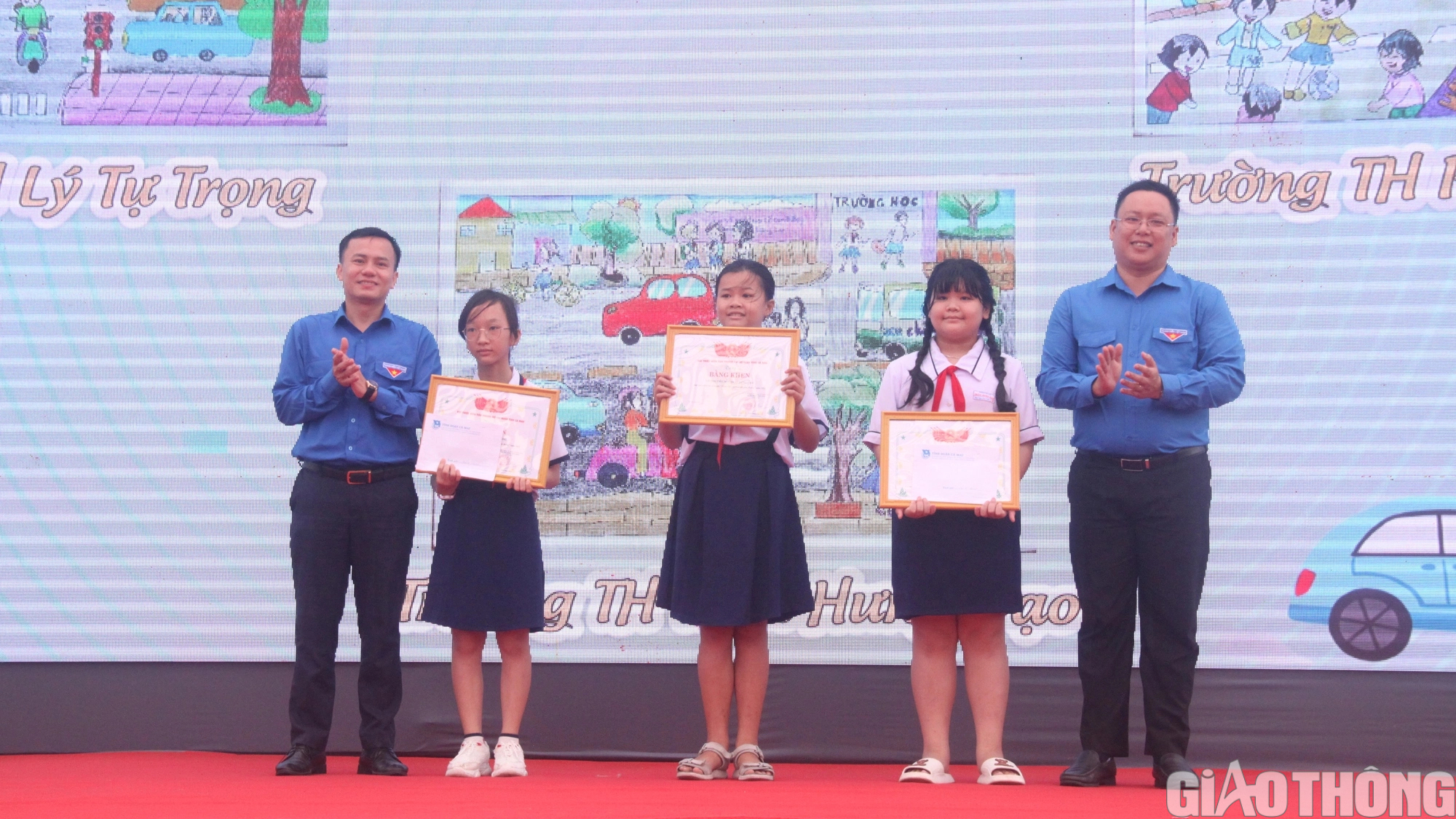 Nhiều hoạt động tại ng&agrave;y hội thanh ni&ecirc;n với văn h&oacute;a giao th&ocirc;ng ở C&agrave; Mau - Ảnh 8.