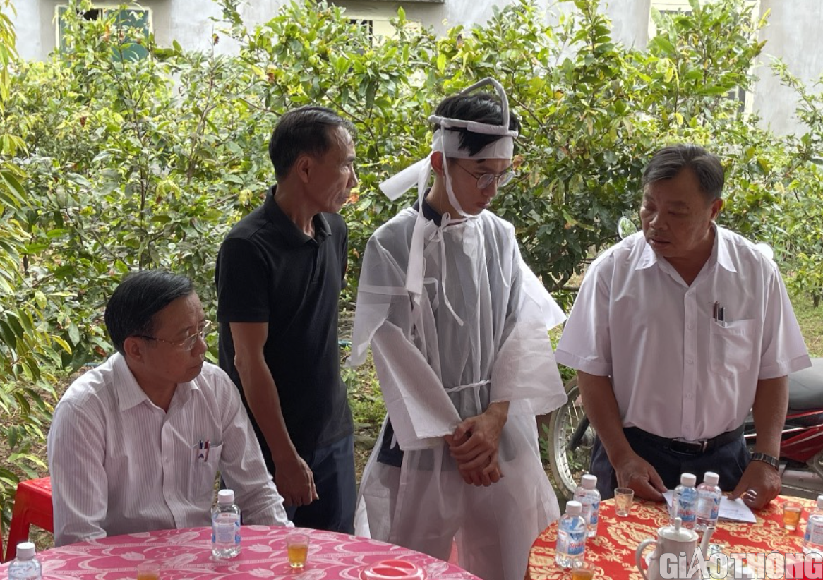 X&oacute;t xa hai sinh vi&ecirc;n th&agrave;nh trẻ mồ c&ocirc;i sau vụ tai nạn tr&ecirc;n QL20 - Ảnh 3.