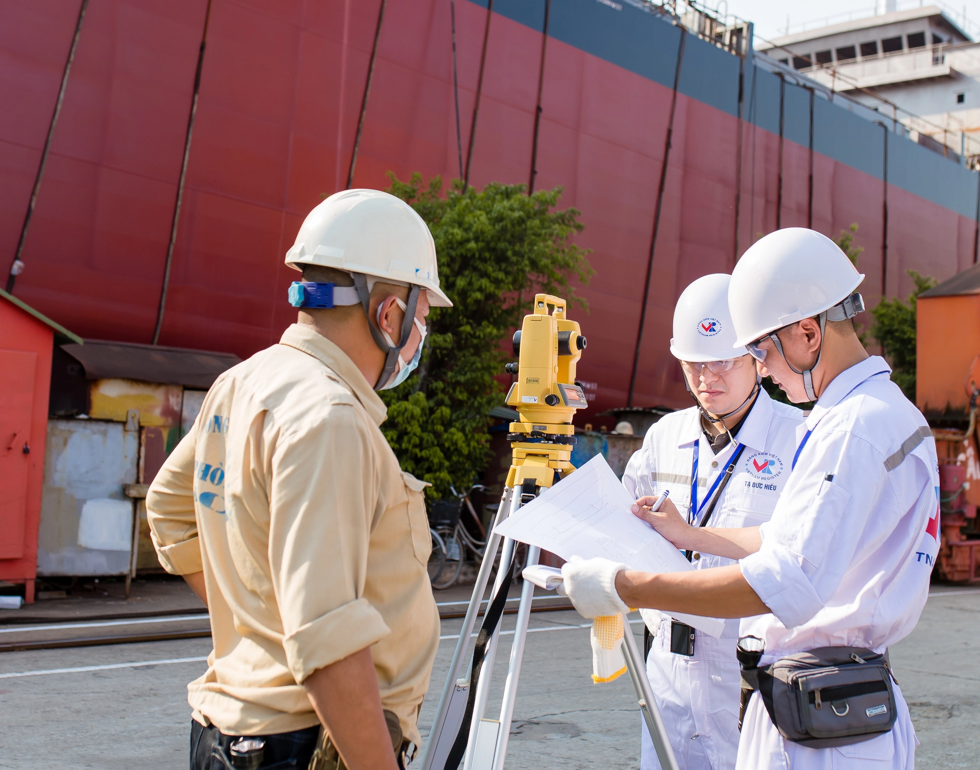 Đề xuất nhiều quy định mới gỡ bất cập trong kiểm tra v&agrave; đ&oacute;ng t&agrave;u biển cỡ nhỏ - Ảnh 1.