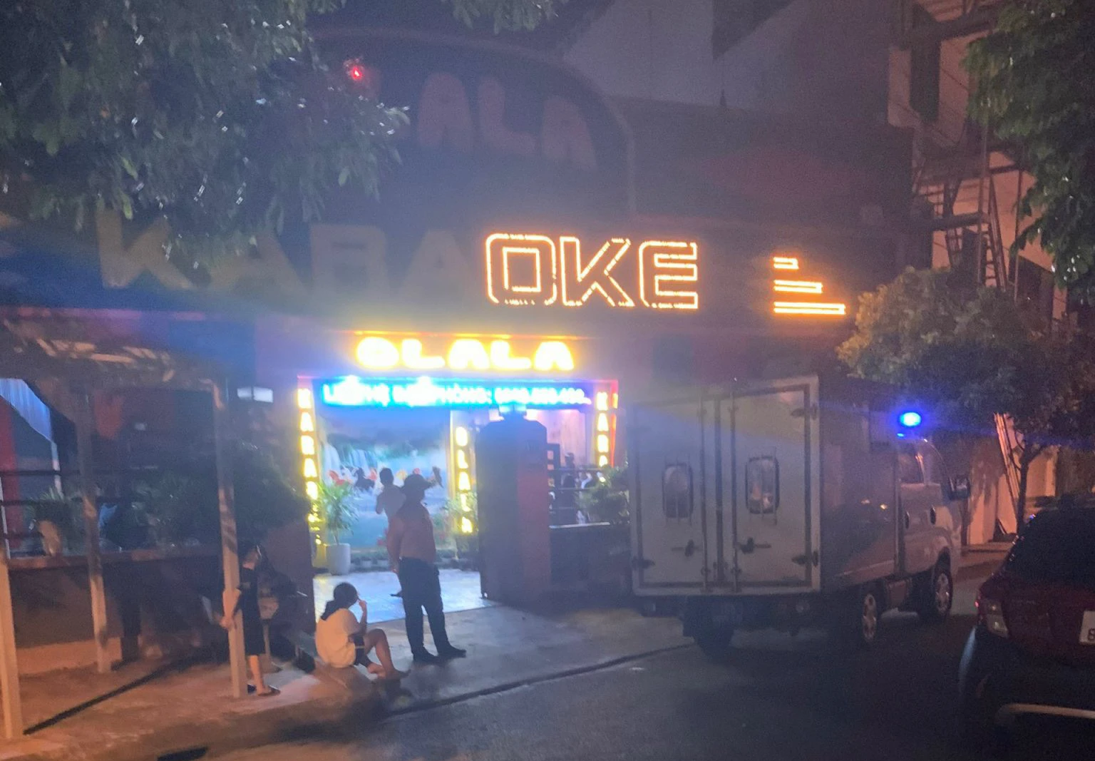 Hải Ph&ograve;ng: Hốt  trọn &ldquo;tổ bay&rdquo; trong qu&aacute;n karaoke đang dừng hoạt động - Ảnh 1.